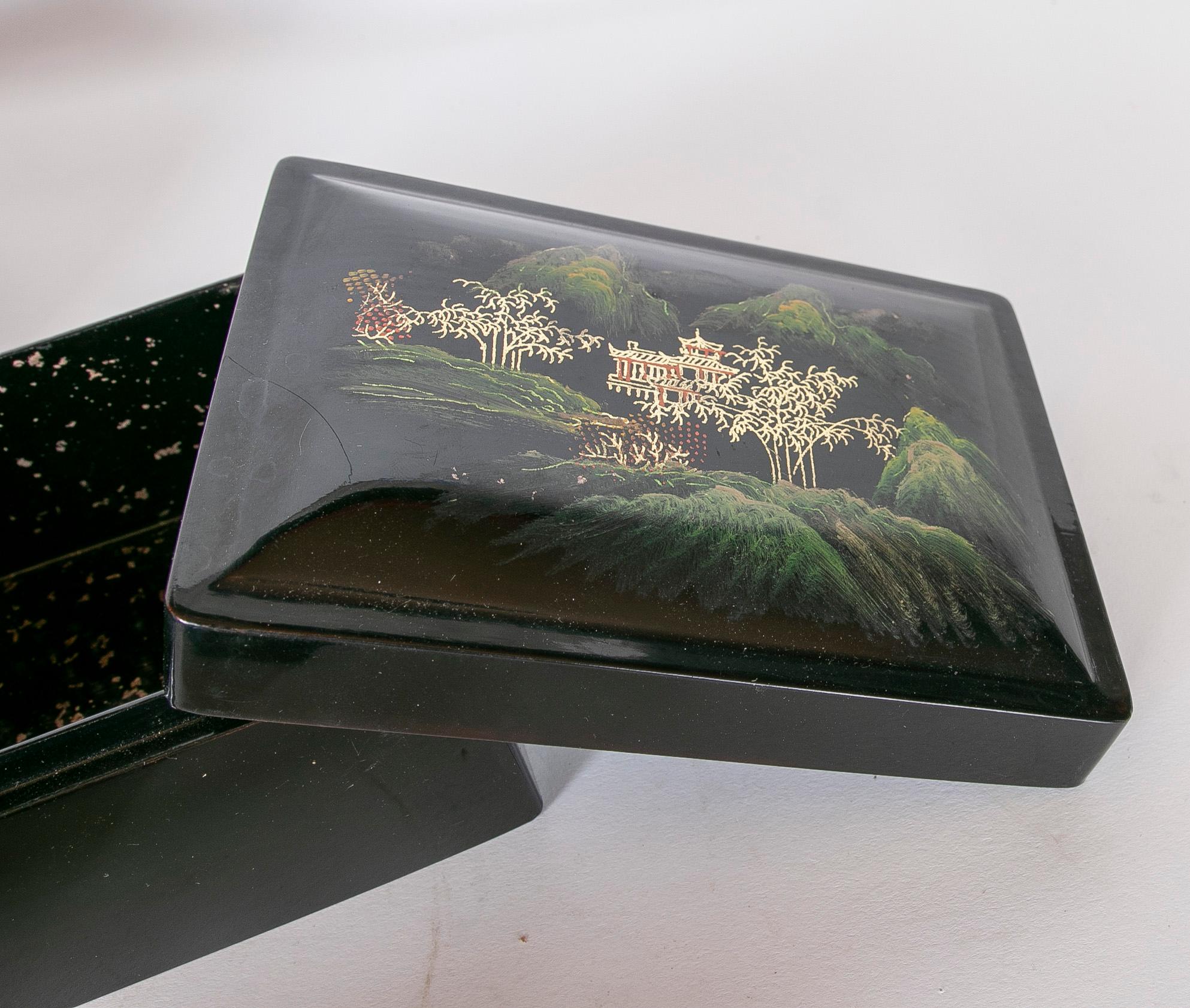 1970s Oriental Set of Five Hand-Painted  Lacquer Boxes  For Sale 4
