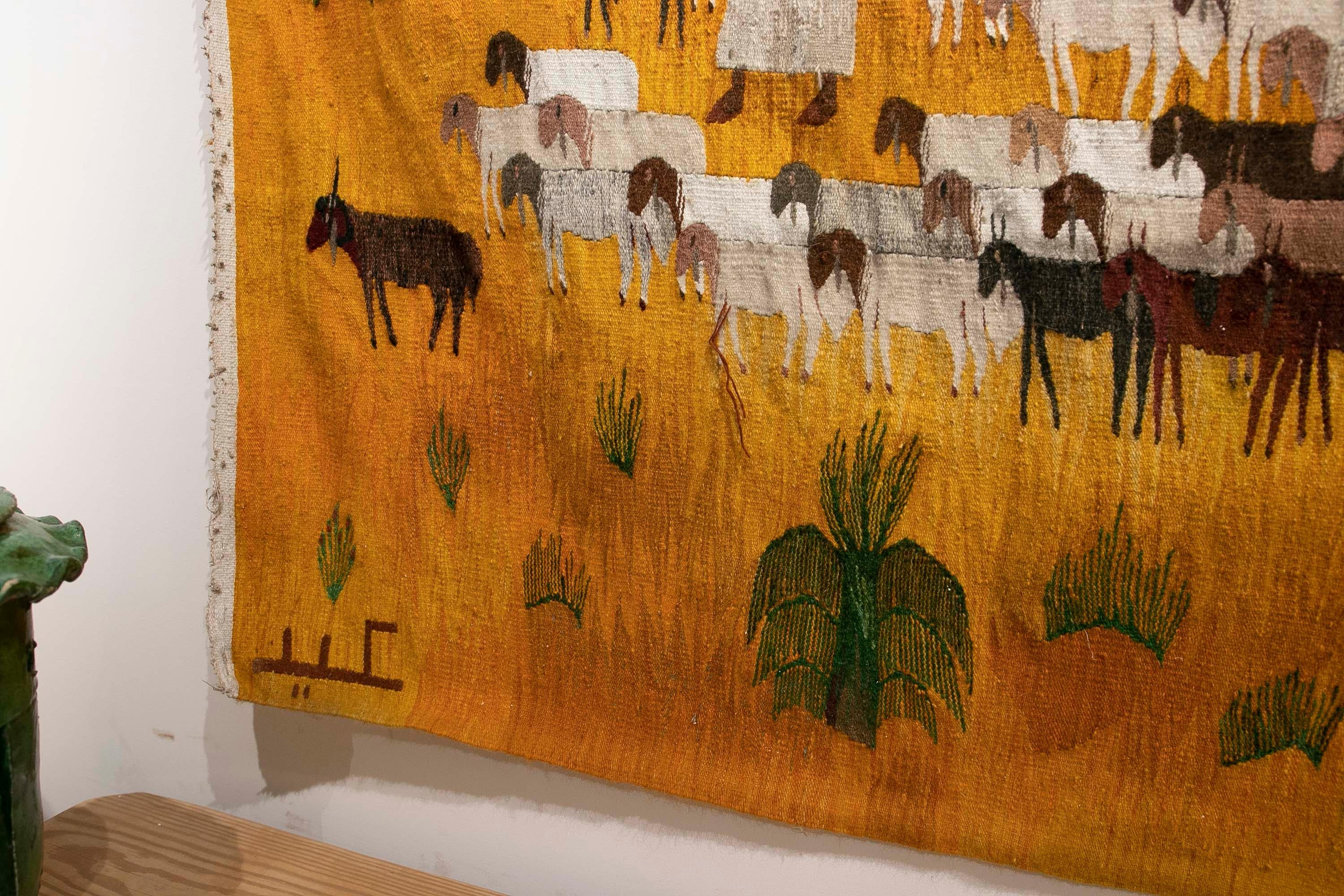 Handgefertigter Wandteppich im orientalischen Stil der 1970er Jahre mit einem Hirten mit seinen Tieren  (Wolle)