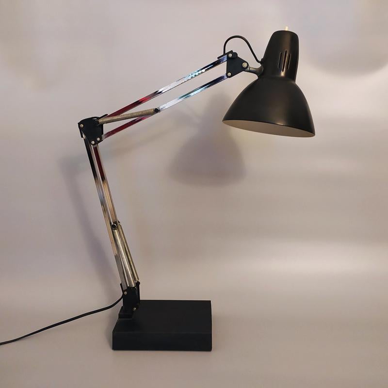 1970s Original Black Gorgeous Architect Table Lamp by Arteluce. Made in Italy In Excellent Condition For Sale In Milano, IT