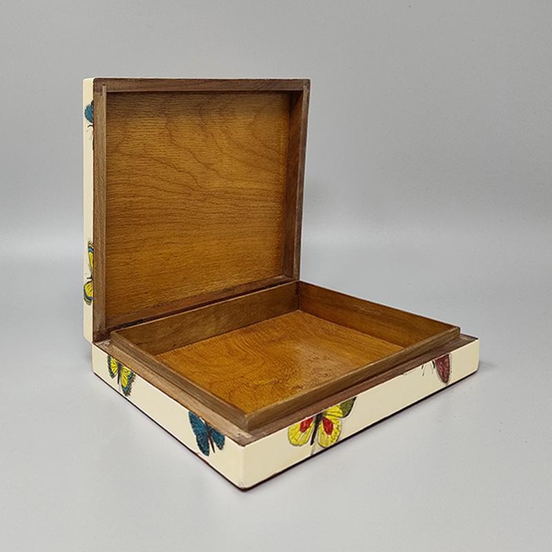 Bois Magnifique boîte d'origine des années 1970 de Piero Fornasetti. Fabriqué en Italie
