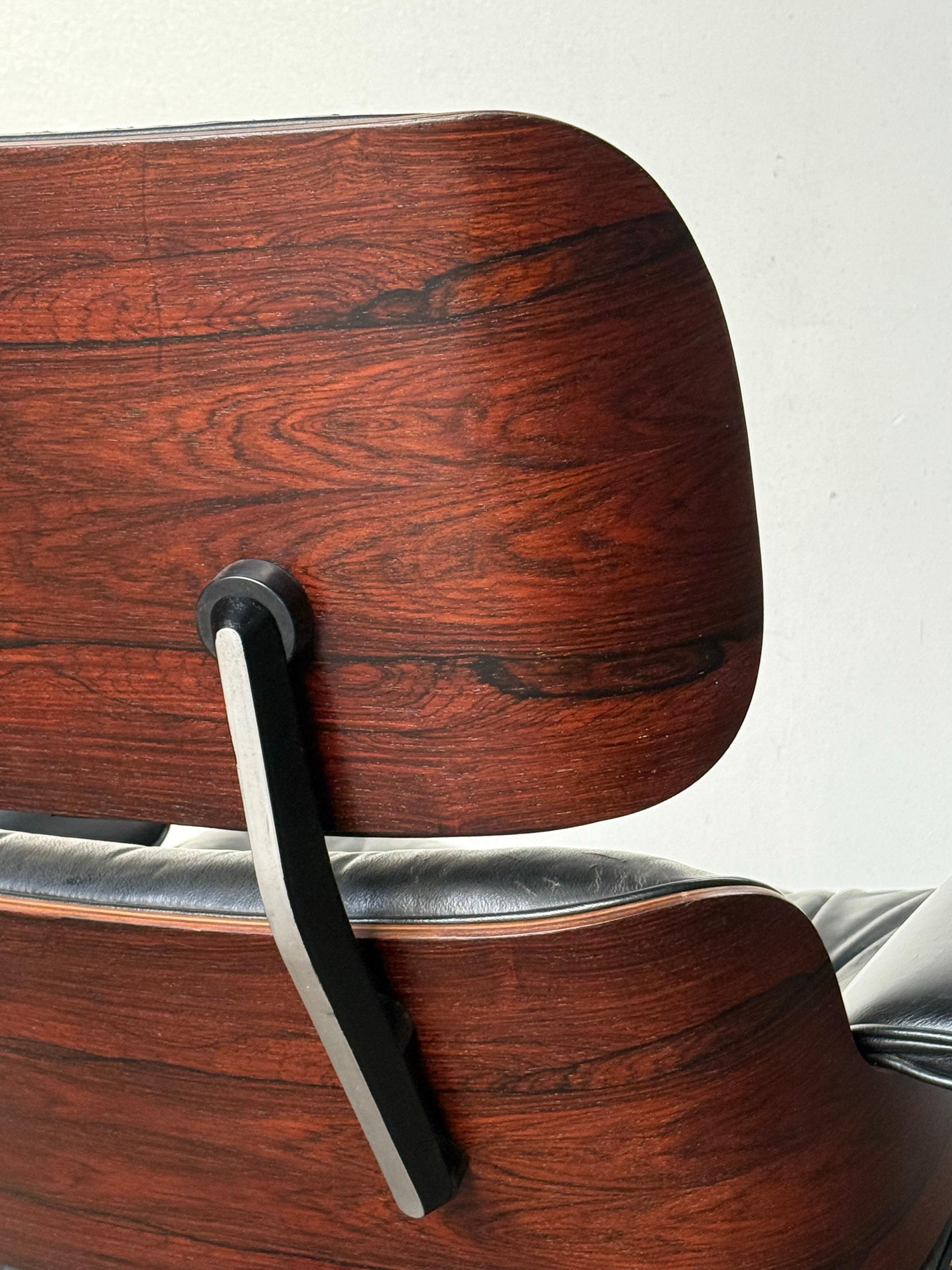 1970er Original Herman Miller Eames Lounge Chair und Ottoman mit restauriertem Wood im Angebot 7