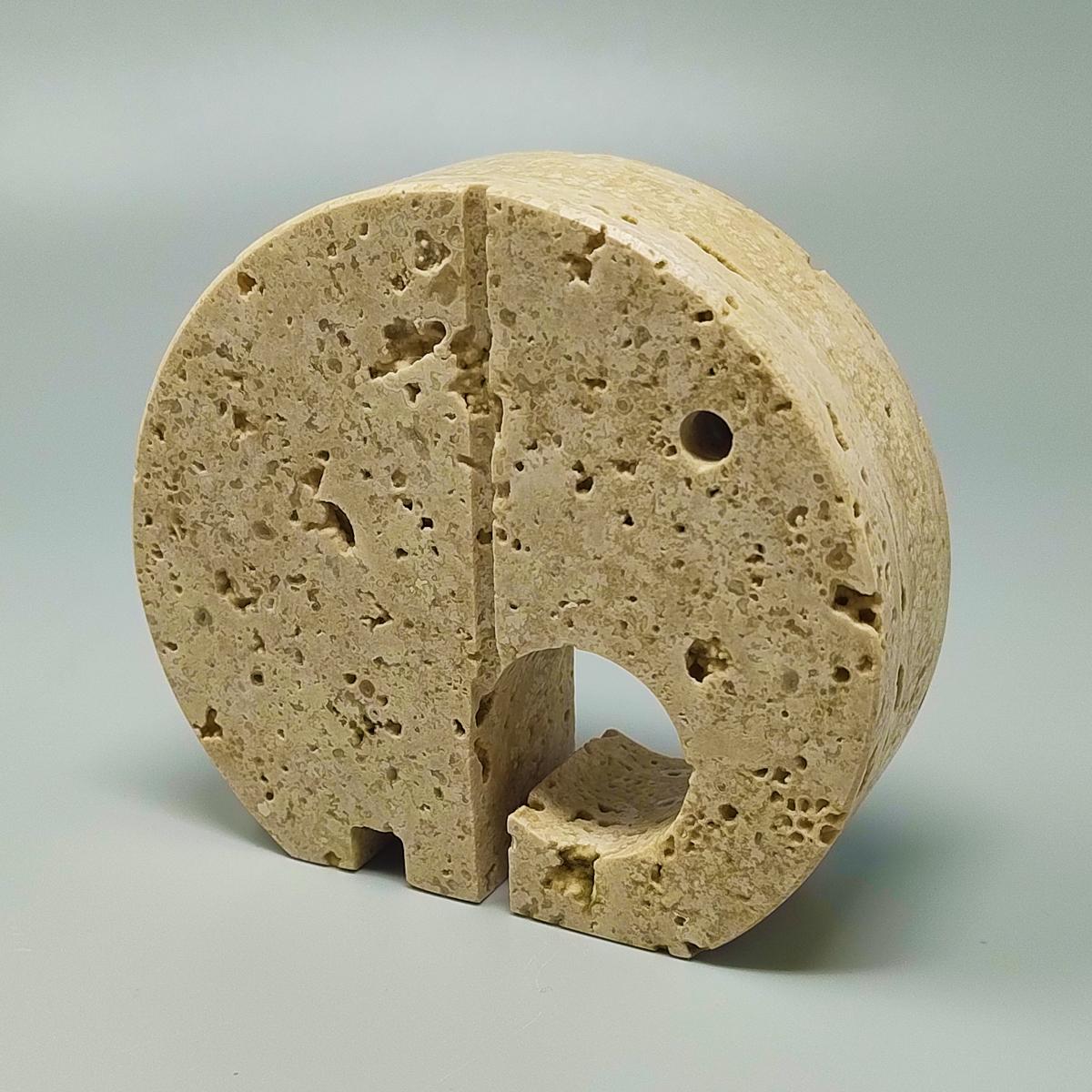 Italiano 1970s Original Travertine Elephant Sculpture by Enzo Mari for F.lli Mannelli in vendita