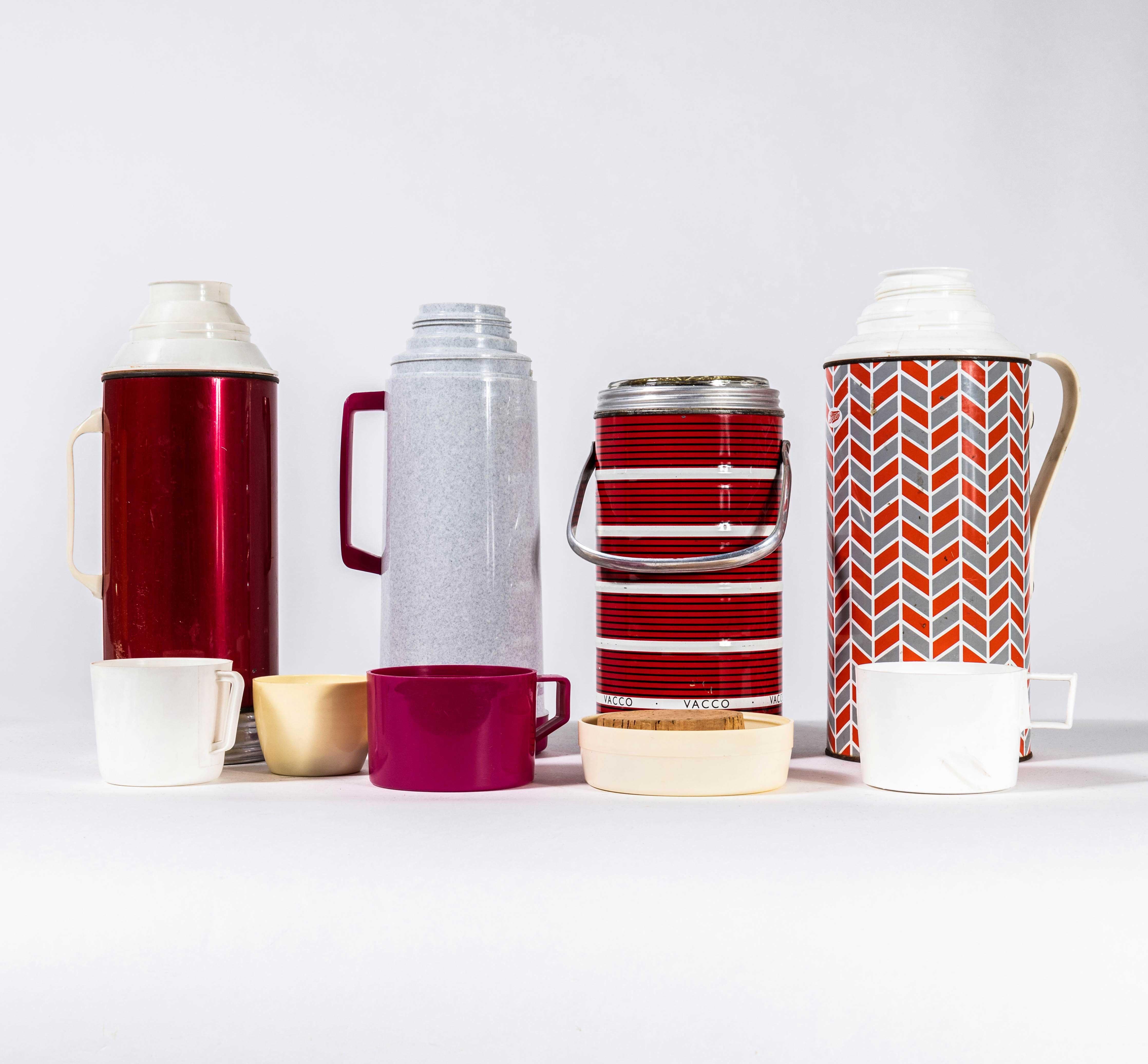 Verre Flasques vintage originales des années 1970, grande taille en vente