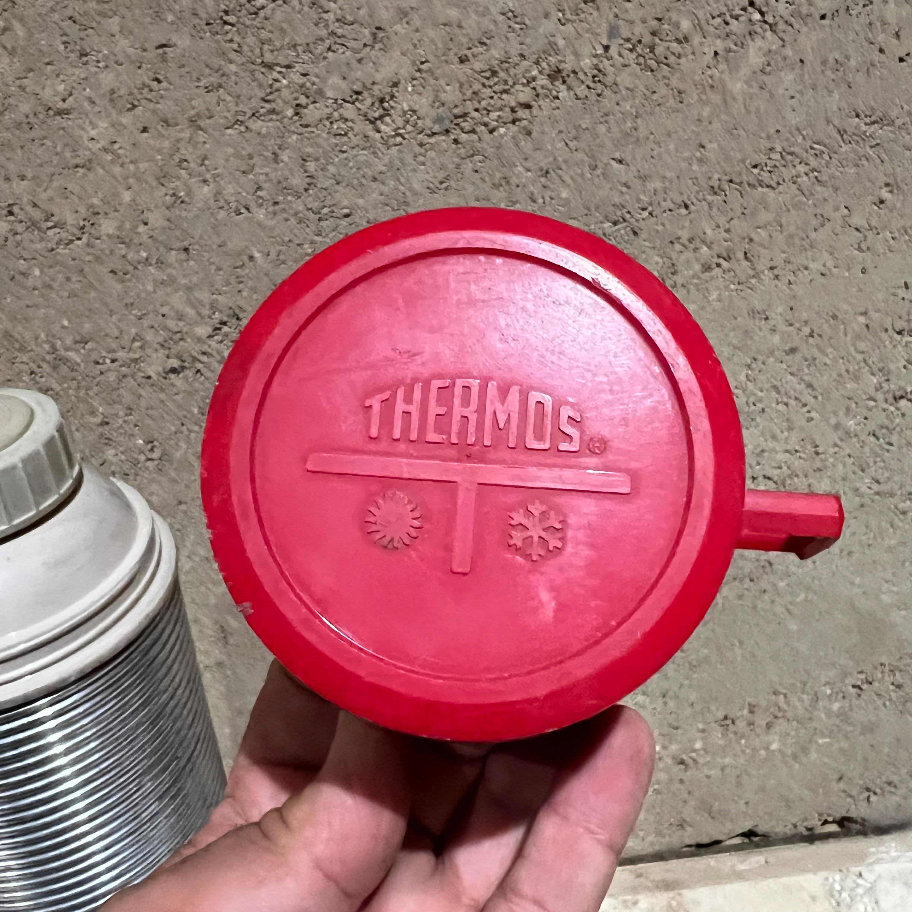Original Vintage gerippte Thermos Retro Camp Gear USA, 1970er Jahre im Angebot 9