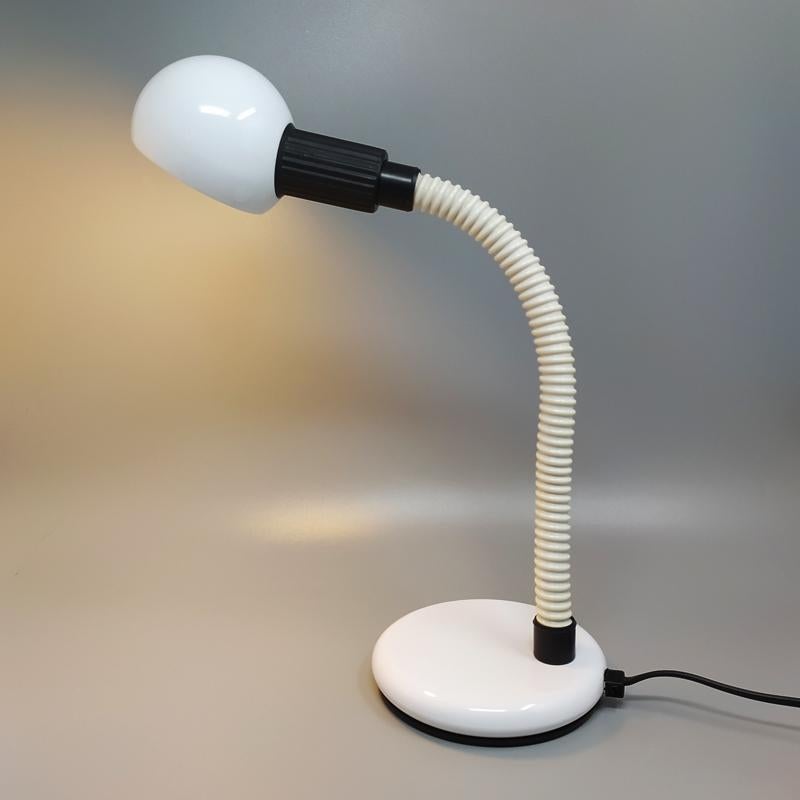 Mid-Century Modern 1970s Original White Table Lamp, Made in Italy by Veneta Lumi For Sale