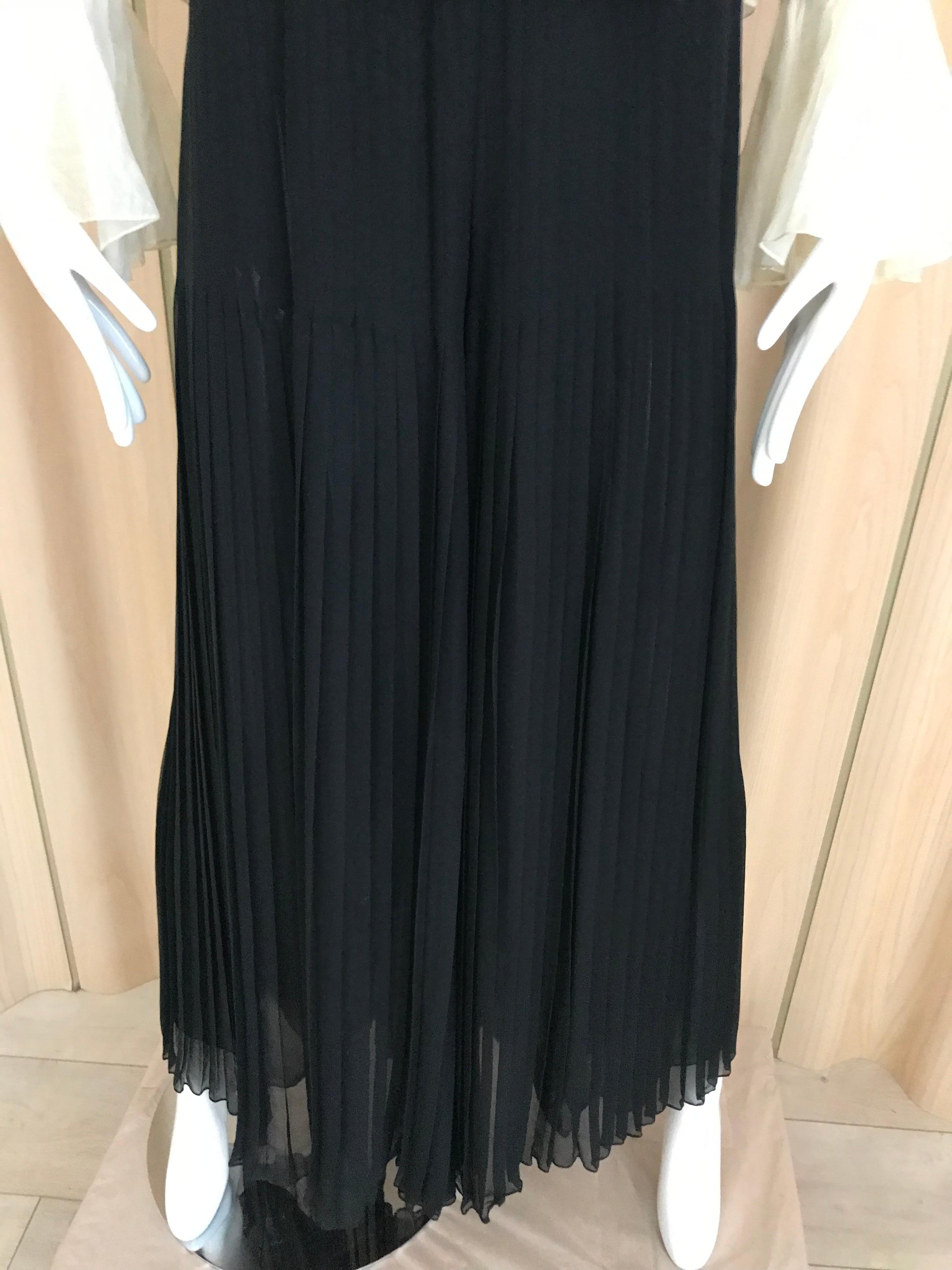 1970s Oscar De La Renta Creme and Black Silk Plisse Jumpsuit For Sale 3