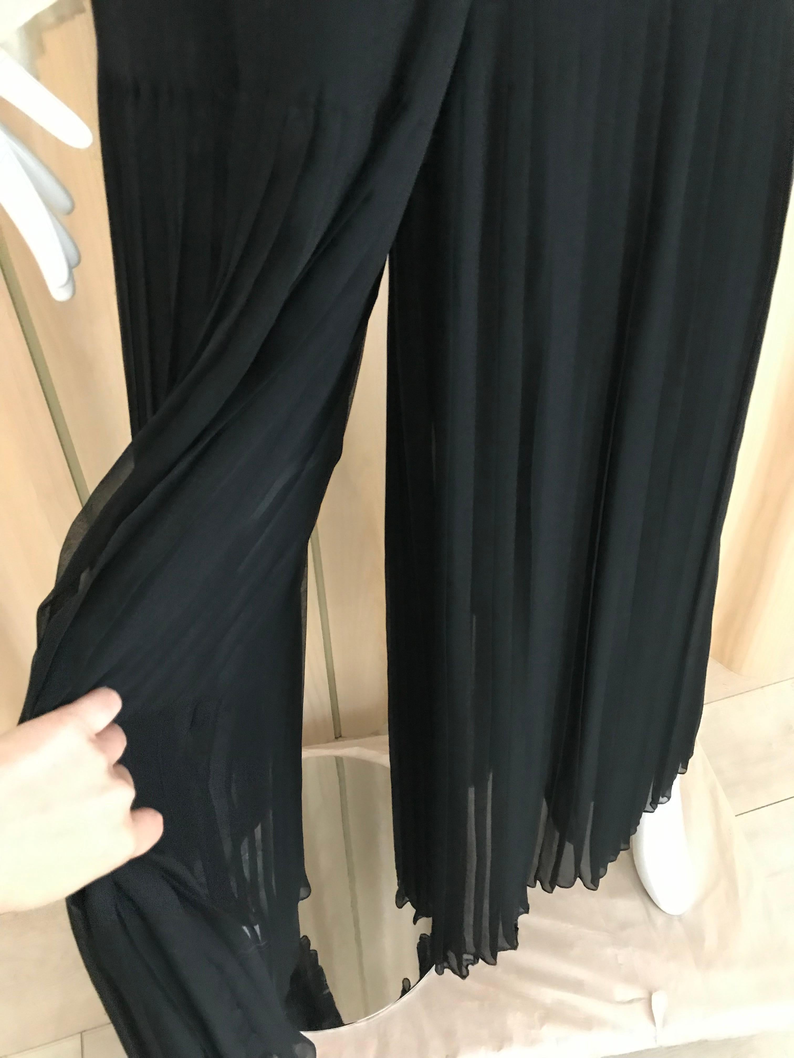 1970s Oscar De La Renta Creme and Black Silk Plisse Jumpsuit For Sale 4