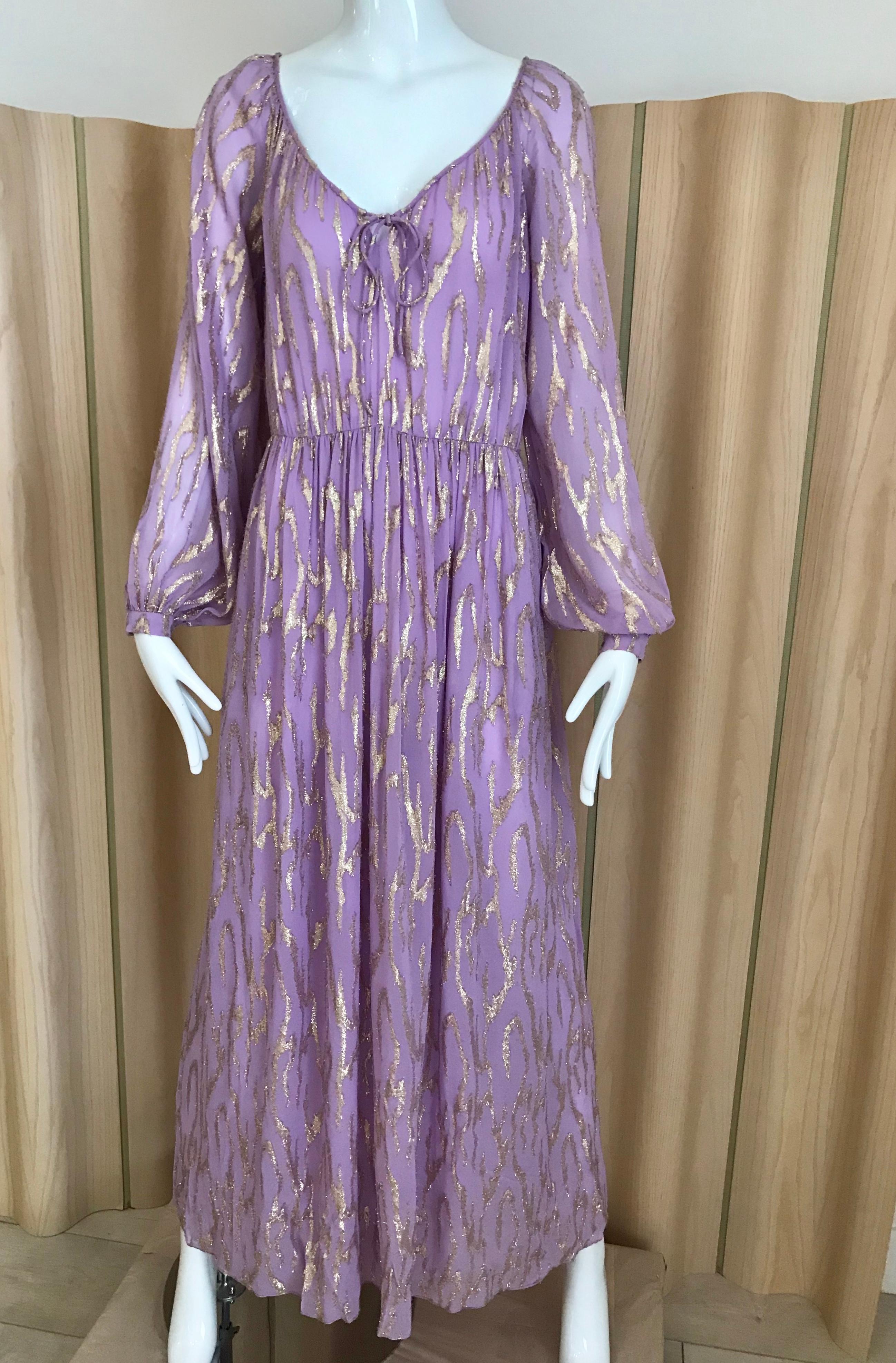 Women's 1970s Oscar De La Renta Lavender Purple Crepe Silk Dress