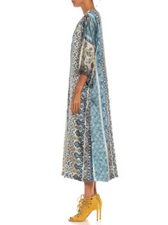 OSCAR DE LA RENTA Caftan en soie blanc et bleu des années 1970