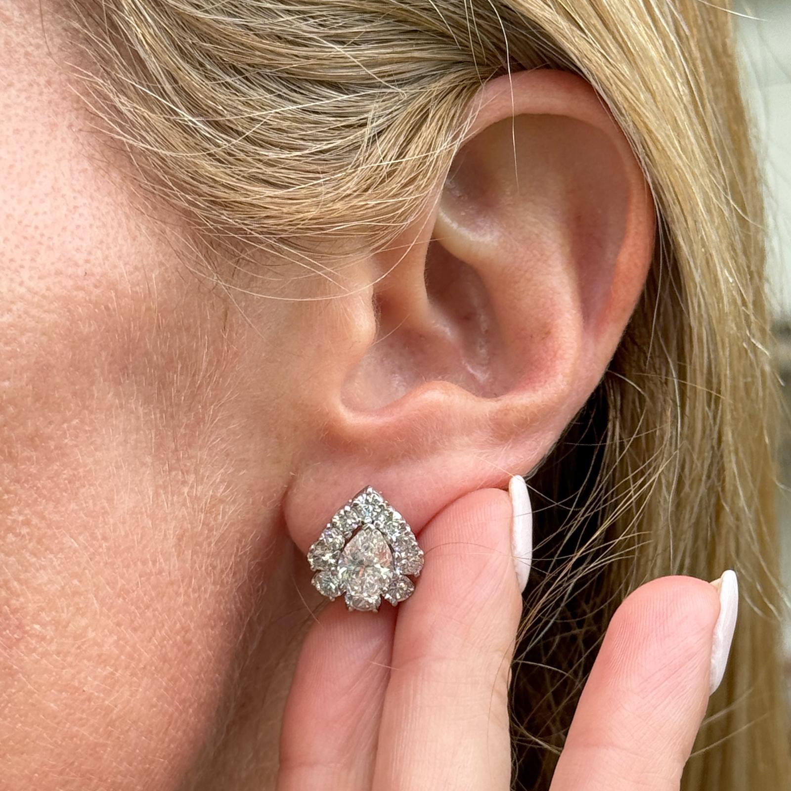 Brilliant Cut 1970's Oscar Heyman Custom Diamond Platinum Drop Dangle Earrings 17.8 CTW