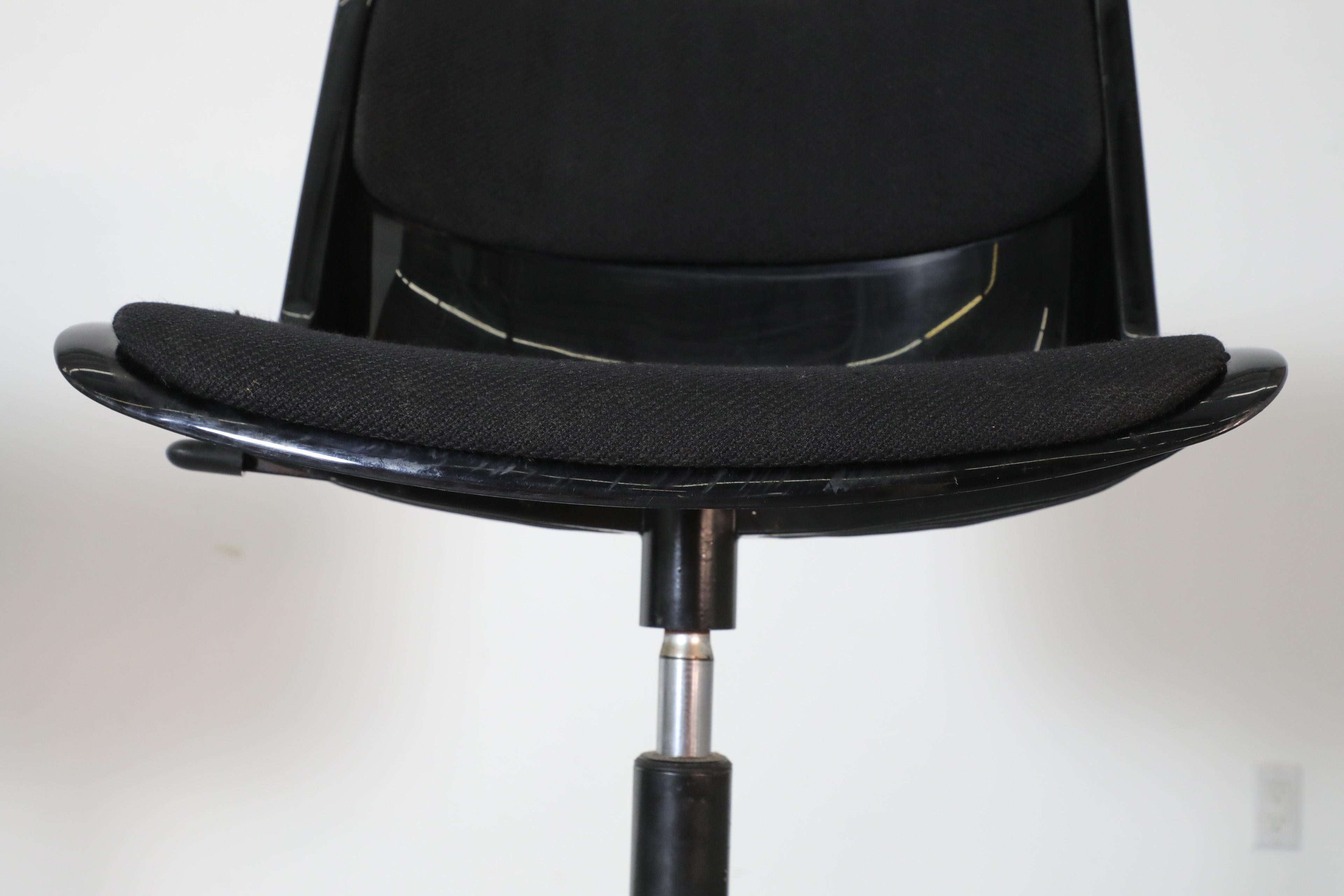 Tabourets de bar réglables Modus noirs Osvaldo Borsani pour Tecno, années 1970 4