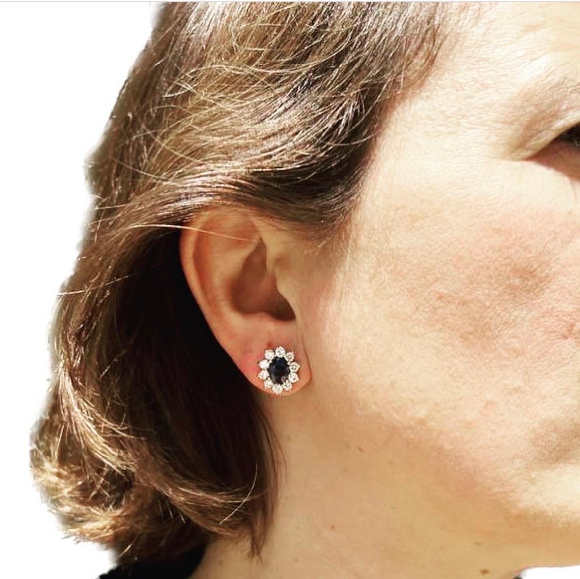 1970 Boucles d'oreilles en or jaune 18k avec saphir ovale et diamants Bon état - En vente à Pamplona, Navarra