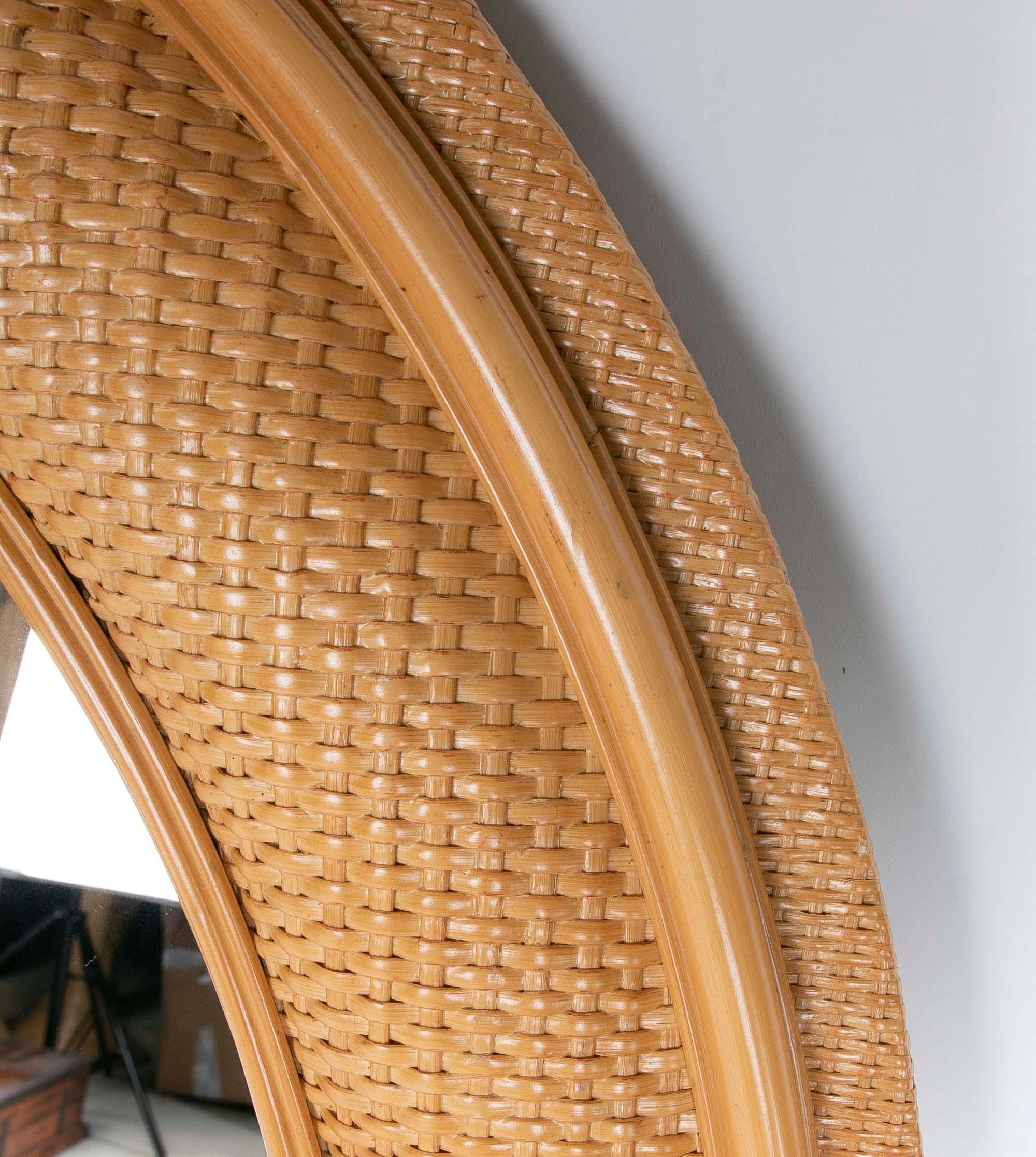 1970s Oval Wicker Wall Mirror In Good Condition For Sale In Marbella, ES
