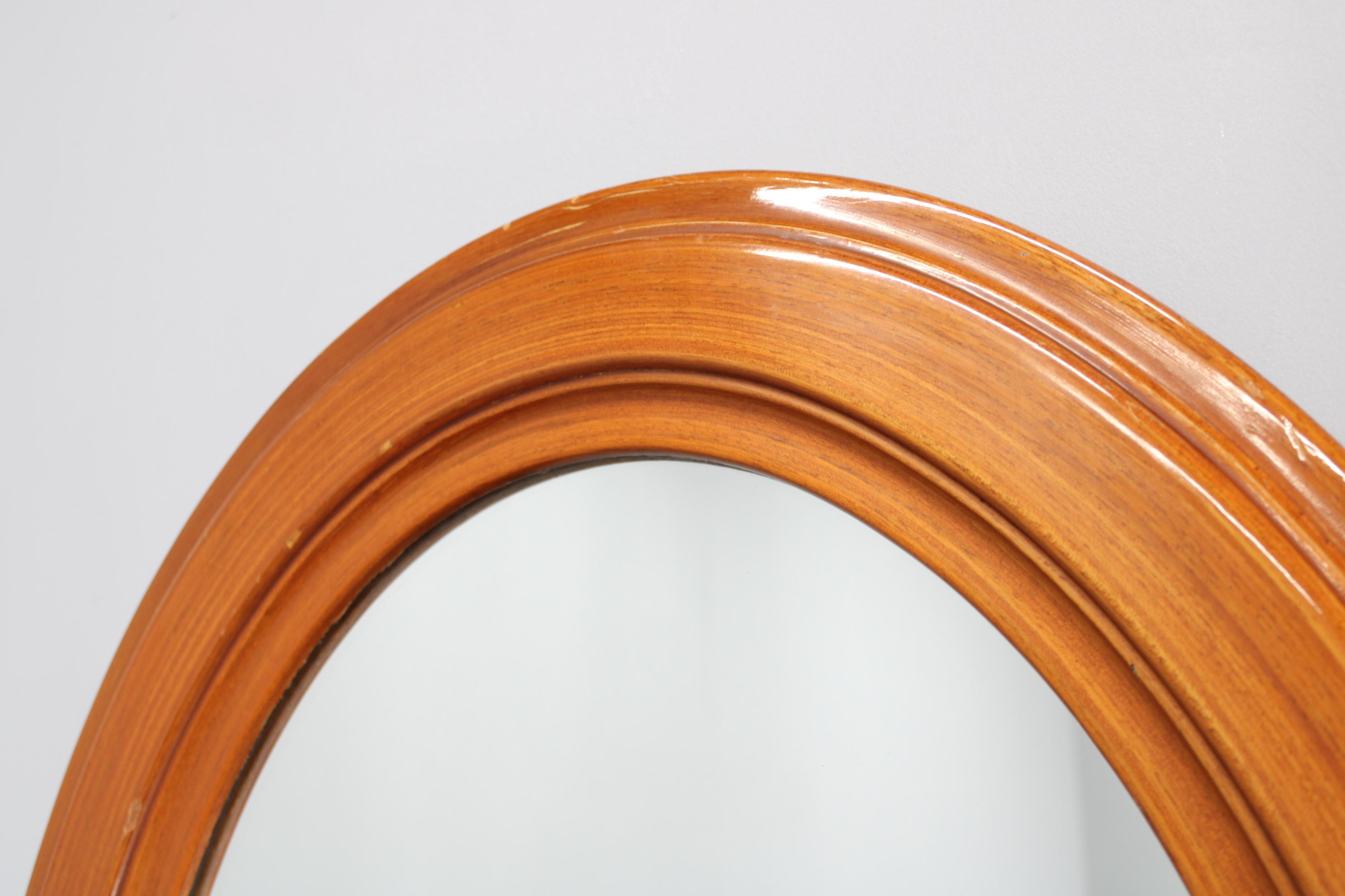 italien Miroir ovale des années 1970, Italie en vente