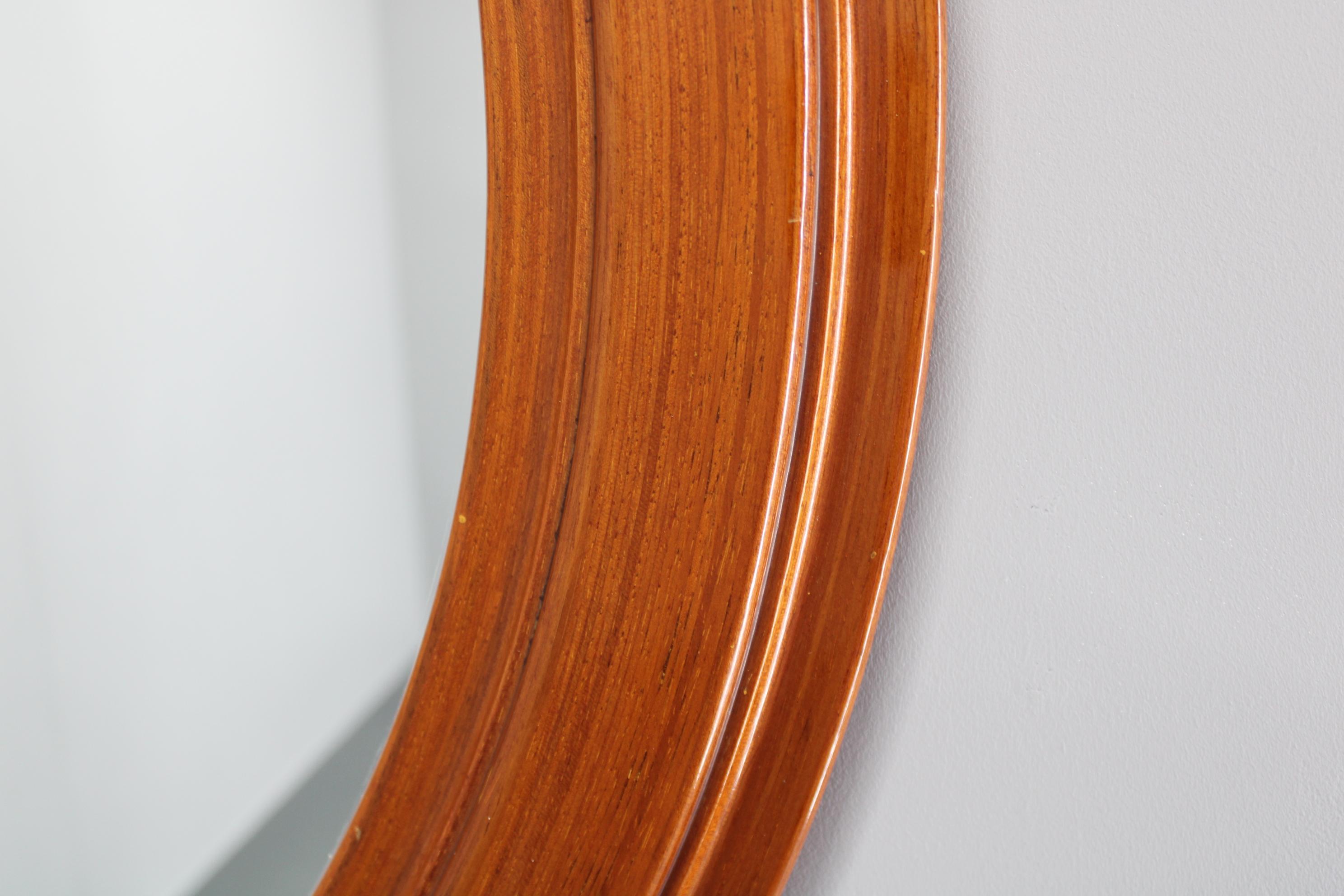 Fin du 20e siècle Miroir ovale des années 1970, Italie en vente