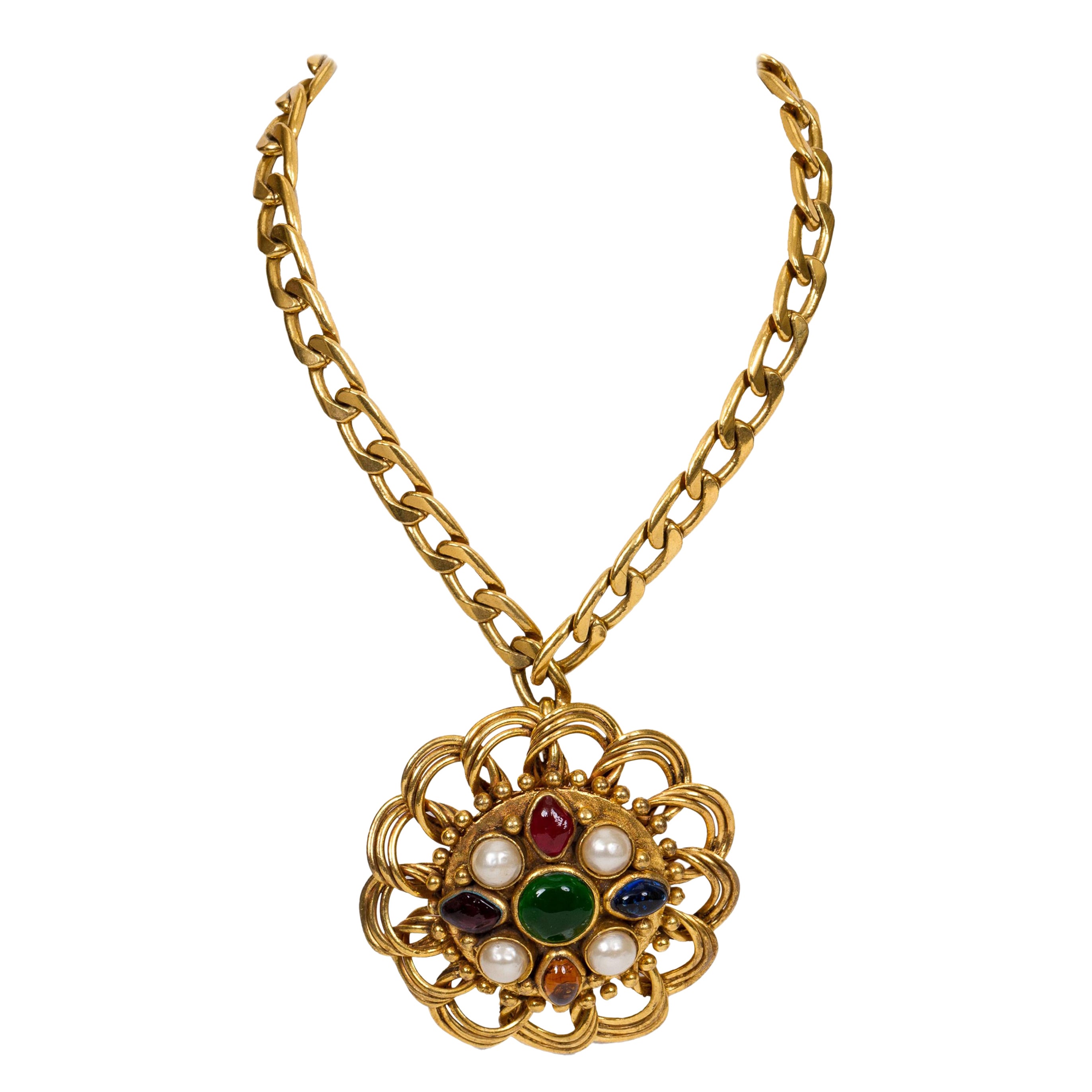 Collana Chanel oversize con ciondolo degli anni '70