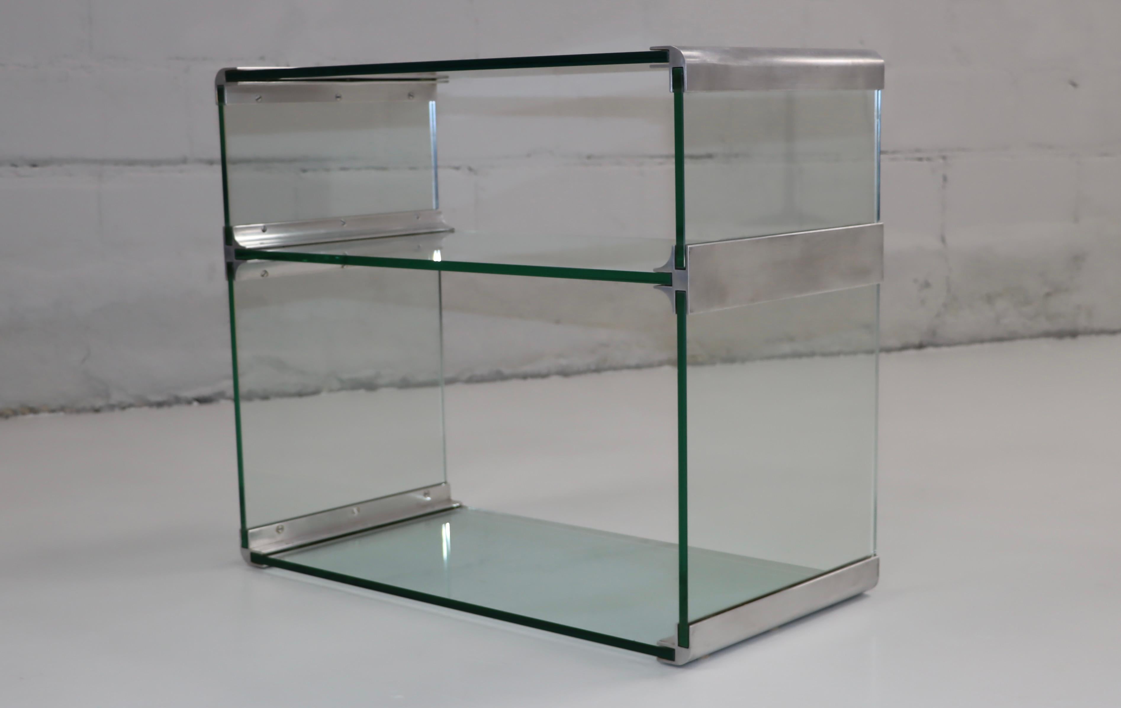 1970's Pace Collection 3 Tier Glas und Aluminium Konsole im Angebot 2