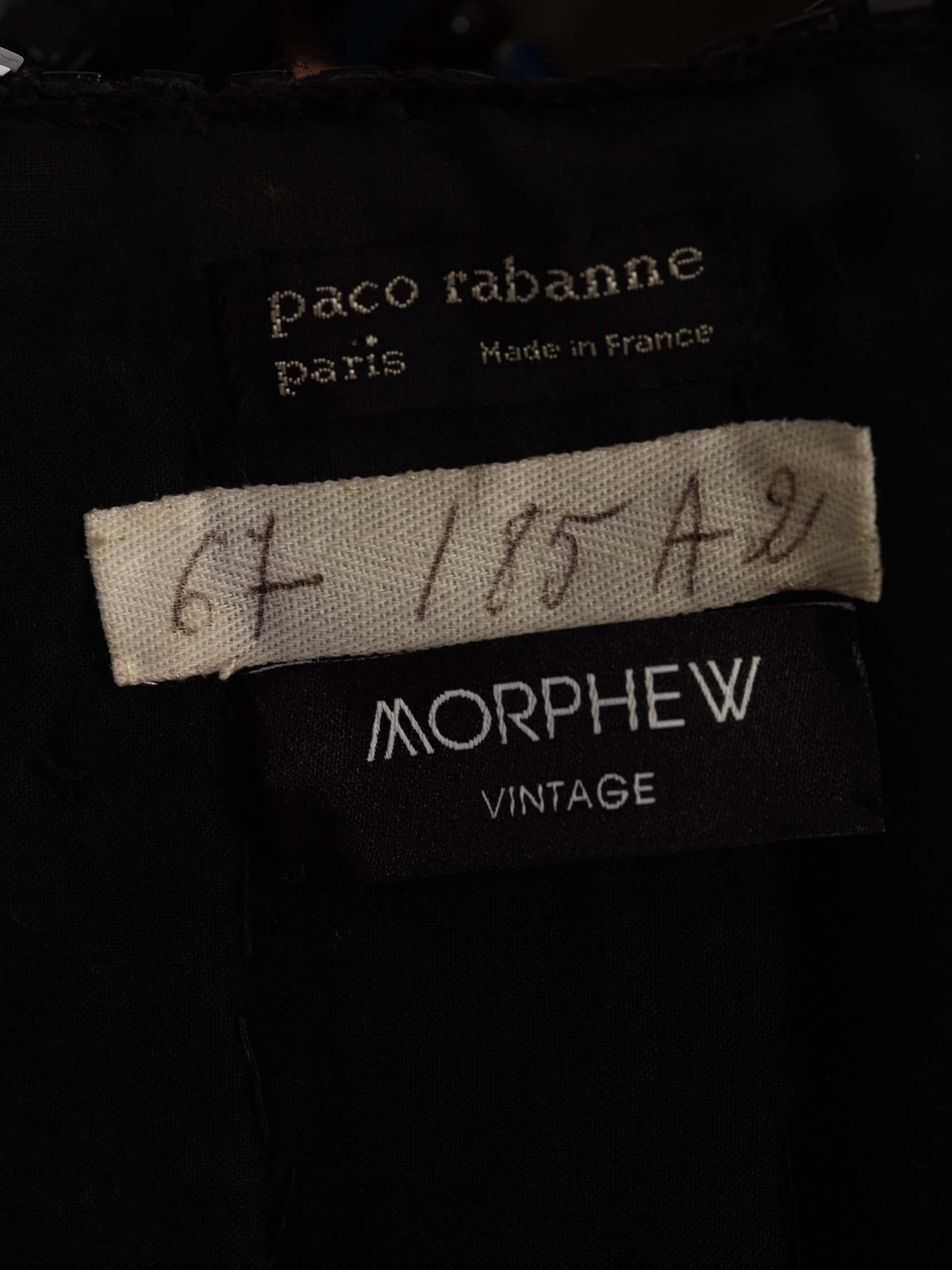 1970er PACO RABANNE Schwarzes drapiertes Baumwollstricktop mit riesiger Kettenhemd vorne & Ba im Angebot 2