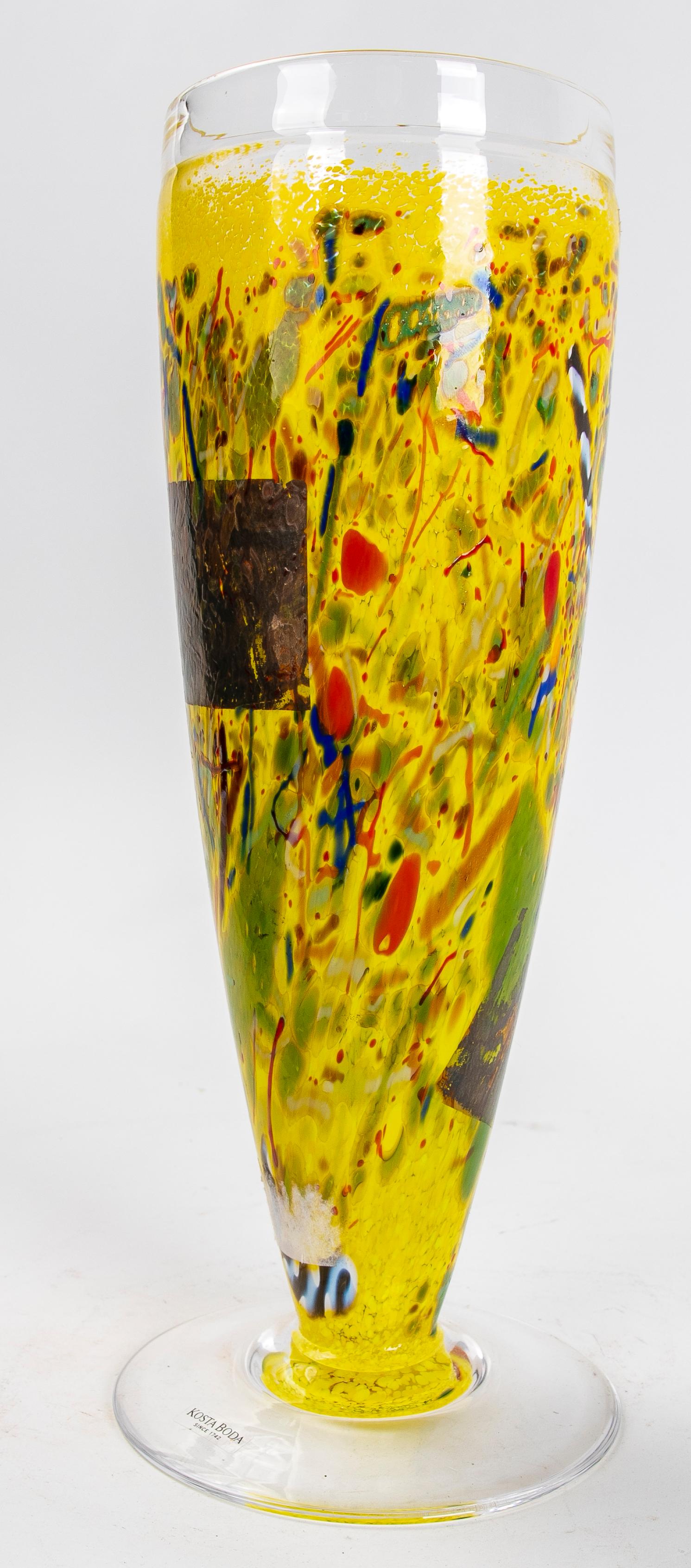1970s Painted Crystal Vase from the Kosta Wedding House In Good Condition For Sale In Marbella, ES