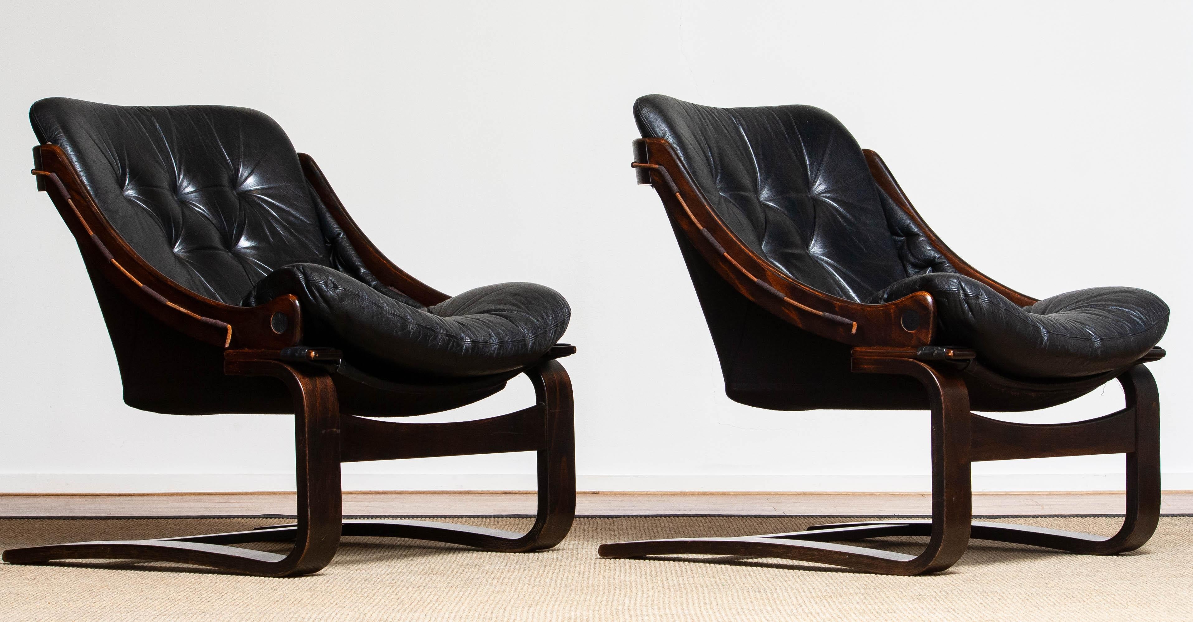 1970's Pair Black Leather Club / Lounge Chairs by Ake Fribytter for Nelo Sweden In Good Condition In Silvolde, Gelderland