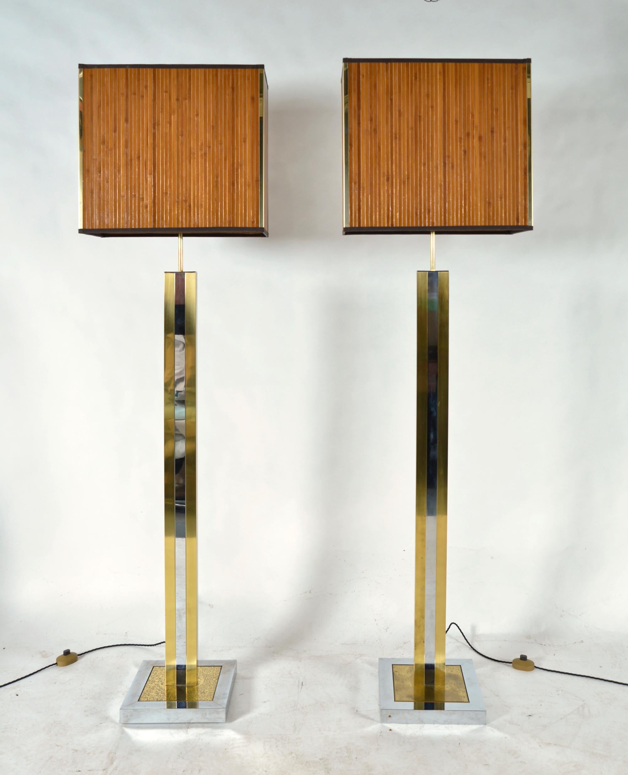 1970s Pareja Lámparas De Pie Italianas Cromo Latón Bambú Hollywood Regency Italiano en venta