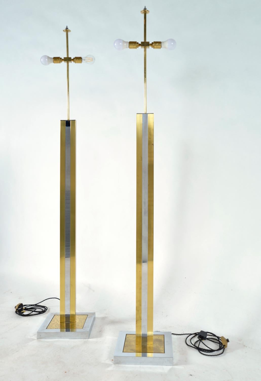 1970s Pareja Lámparas De Pie Italianas Cromo Latón Bambú Hollywood Regency en Bueno estado para la venta en Sherborne, Dorset