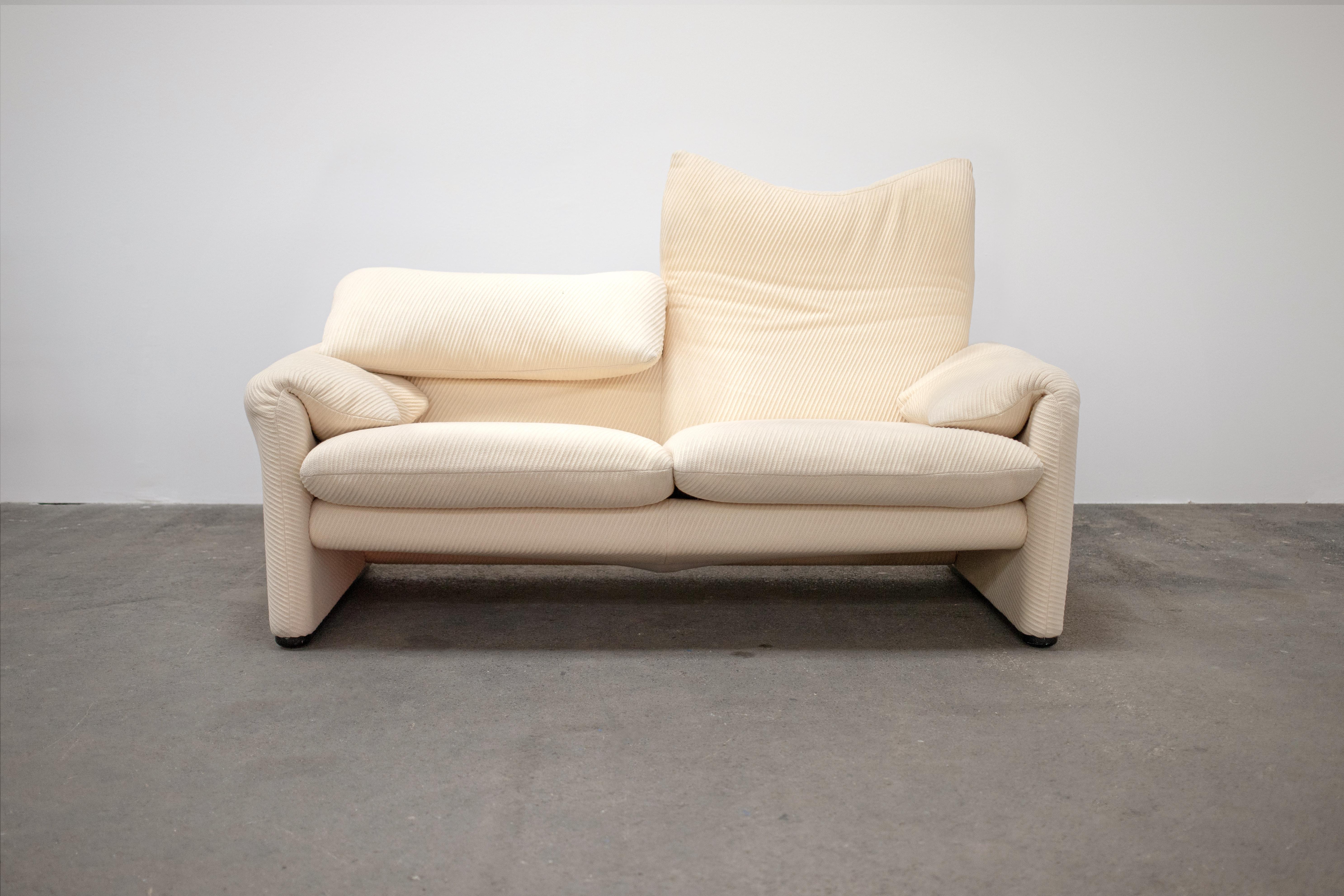 1970s Pair of 2-Seater Maralunga Sofas by Vico Magistretti for Cassina 3