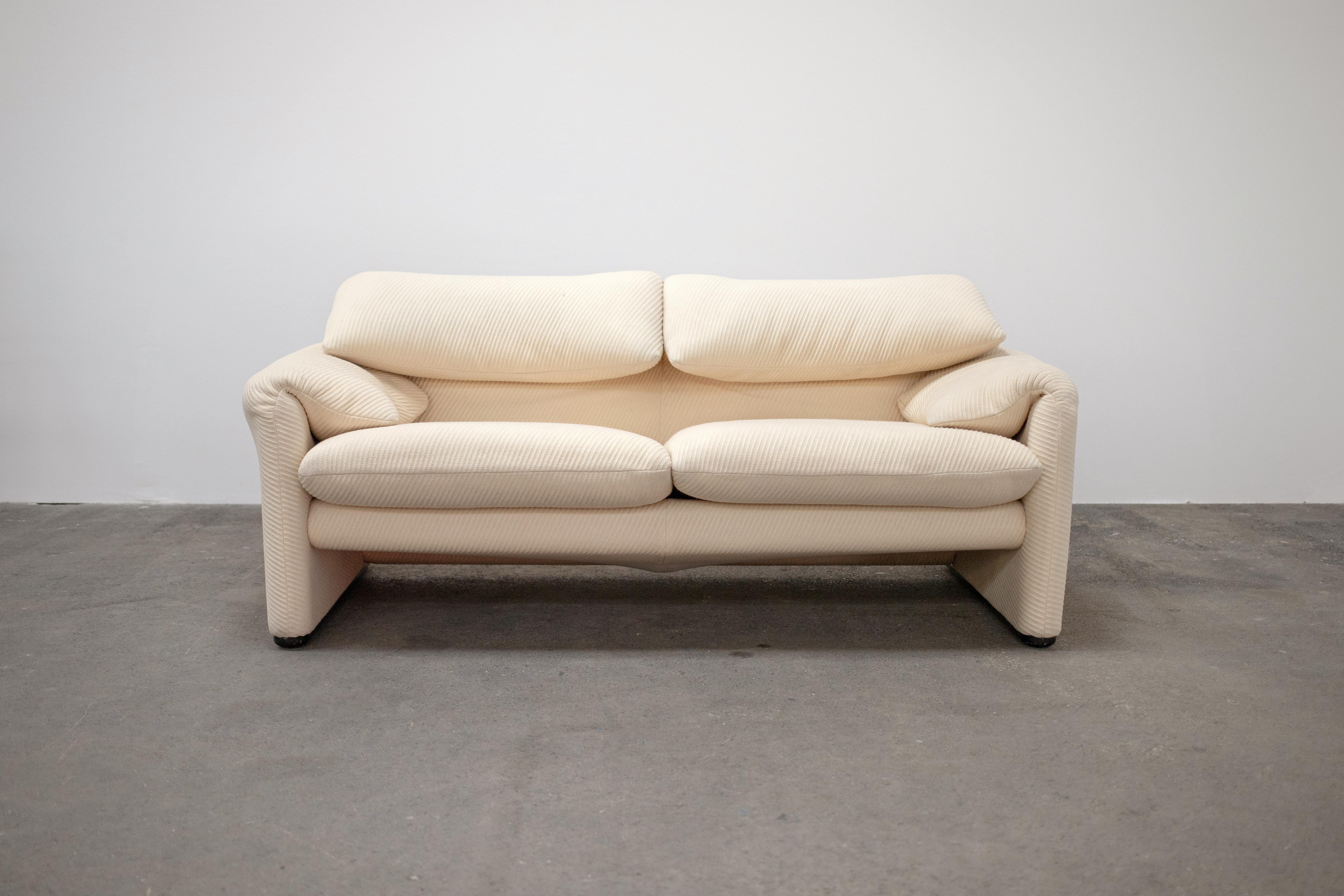 Late 20th Century 1970s Pair of 2-Seater Maralunga Sofas by Vico Magistretti for Cassina