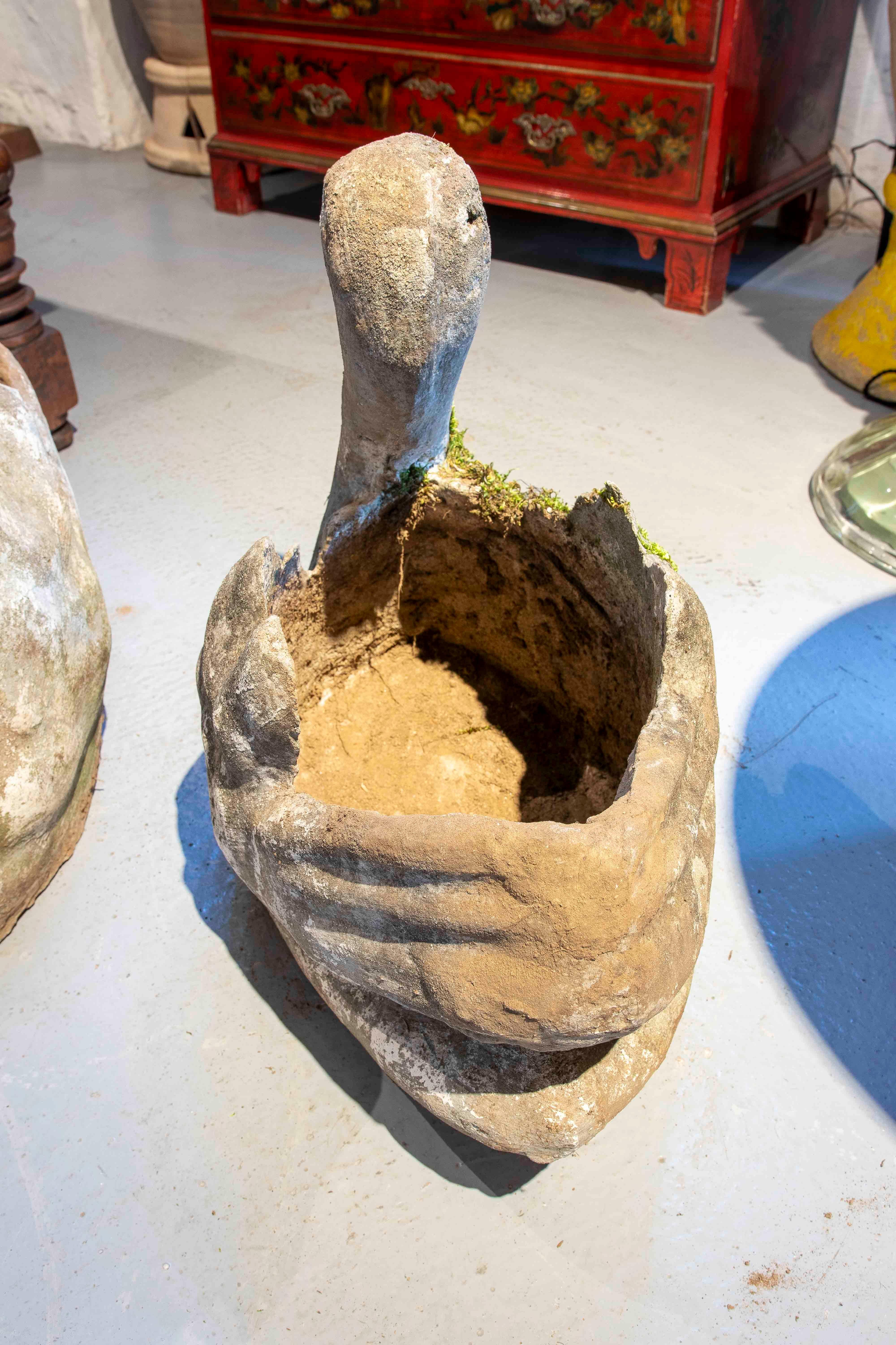Coppia di fioriere antiche a forma di cigno in pietra degli anni '70 in vendita 1