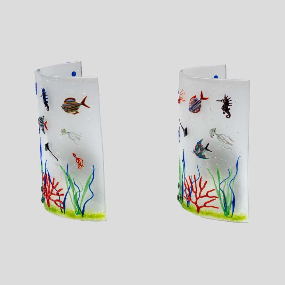 Coppia di lampade da parete per acquario degli anni '70 in vetro soffiato di Murano bianco e multicolore in vendita 3
