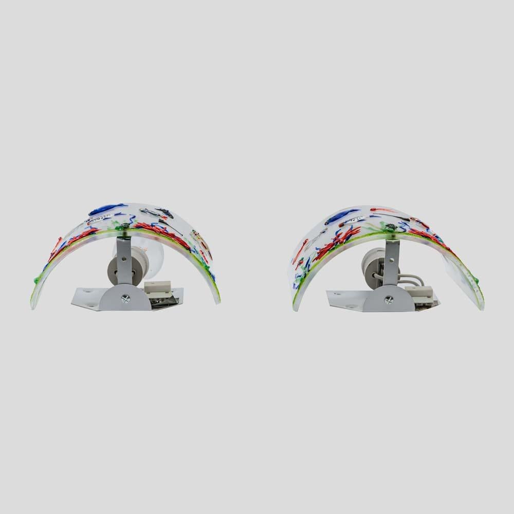 Moderno Coppia di lampade da parete per acquario degli anni '70 in vetro soffiato di Murano bianco e multicolore in vendita