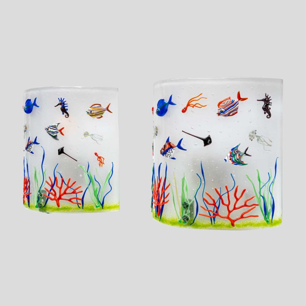 Coppia di lampade da parete per acquario degli anni '70 in vetro soffiato di Murano bianco e multicolore in vendita 1