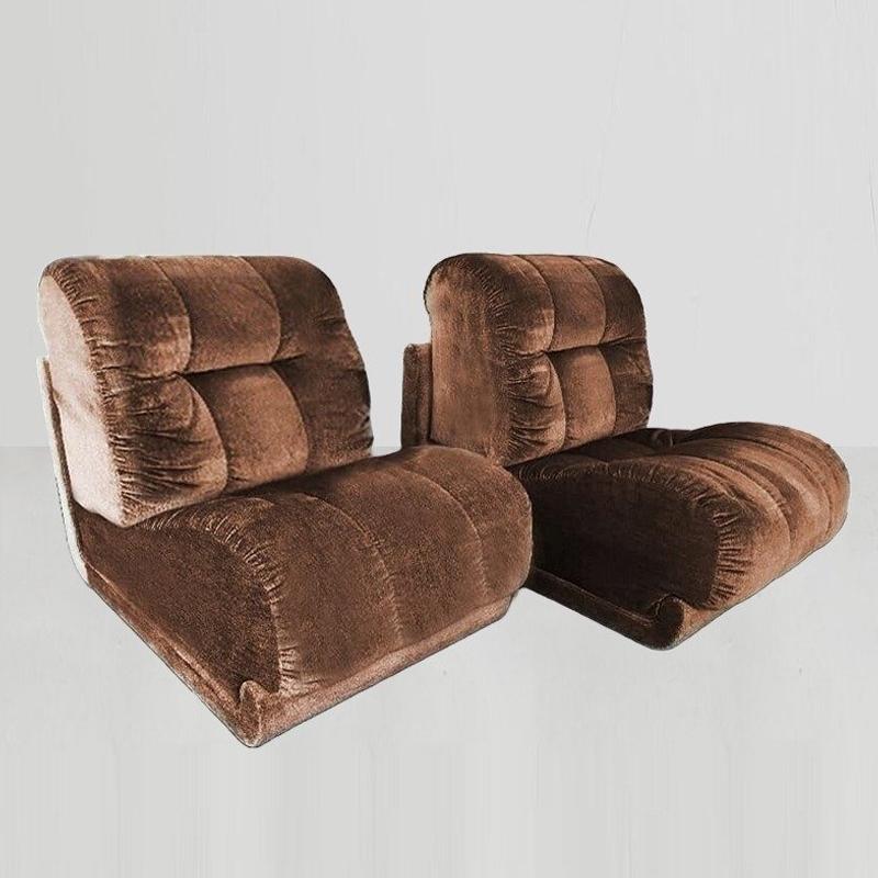 1970s Gorgeous space age brown pair of astonishing armchairs in velvet designed by Arch. Guido Faleschini pour Mariani, ils font partie de la 