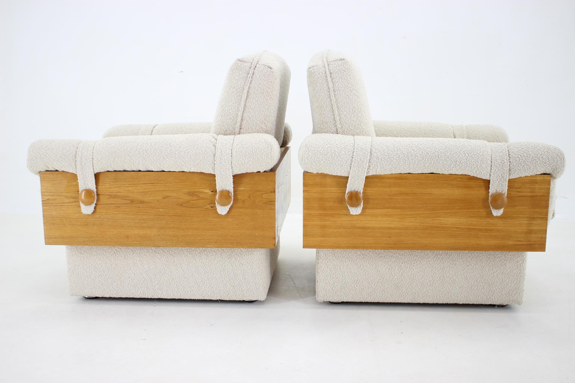 Late 20th Century 1970s Pair of Armchairs in Boucle Fabric, Czechoslovakia For Sale