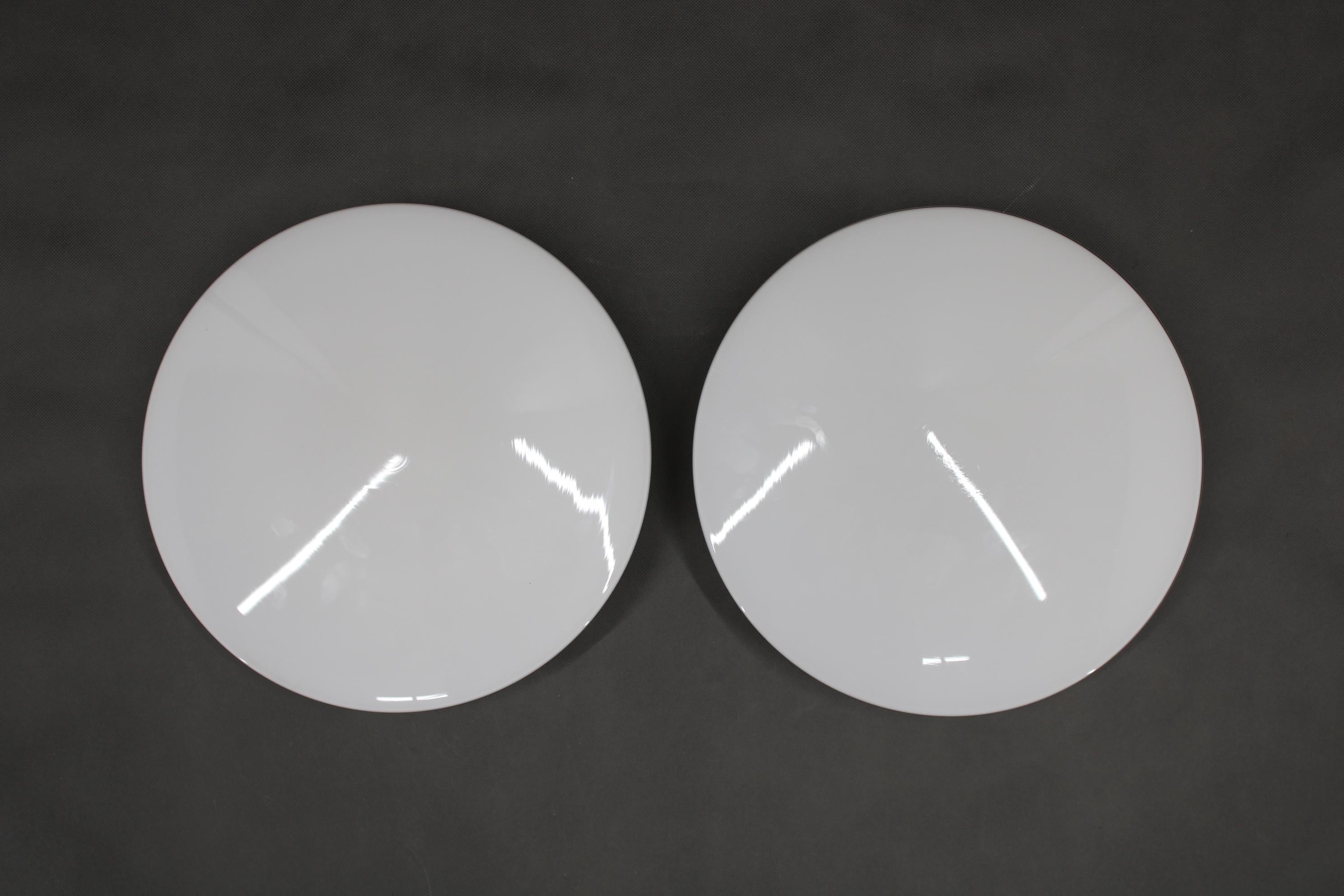 Wand- oder Deckenleuchte „Eklipta“ von Arne Jacobsen für Louis Poulsen, 1970er Jahre, Paar (20. Jahrhundert) im Angebot