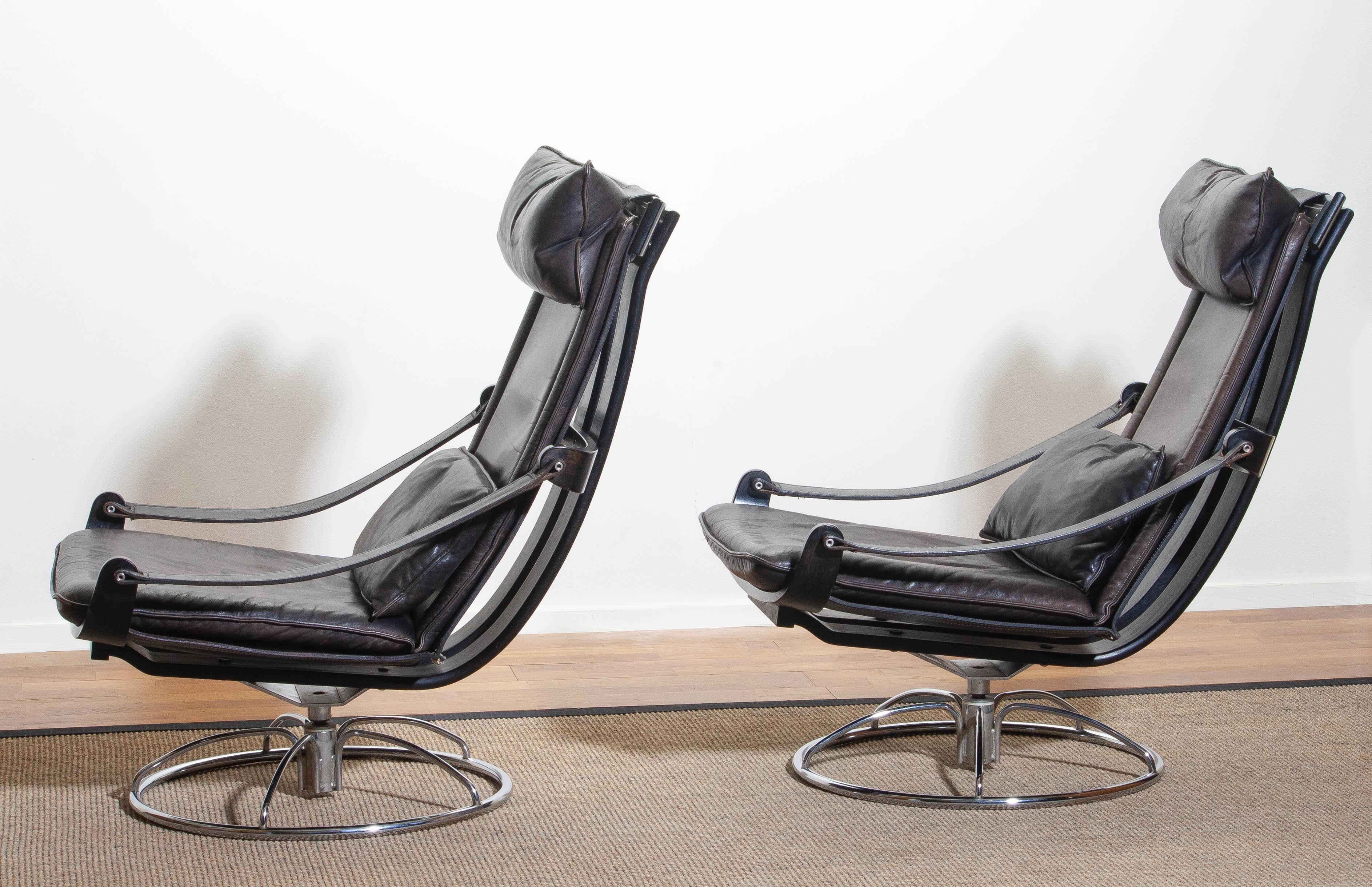 1970s, Pair of Artistic Leather Swivel Chairs by Ake Fribytter for Nelo, Sweden 4