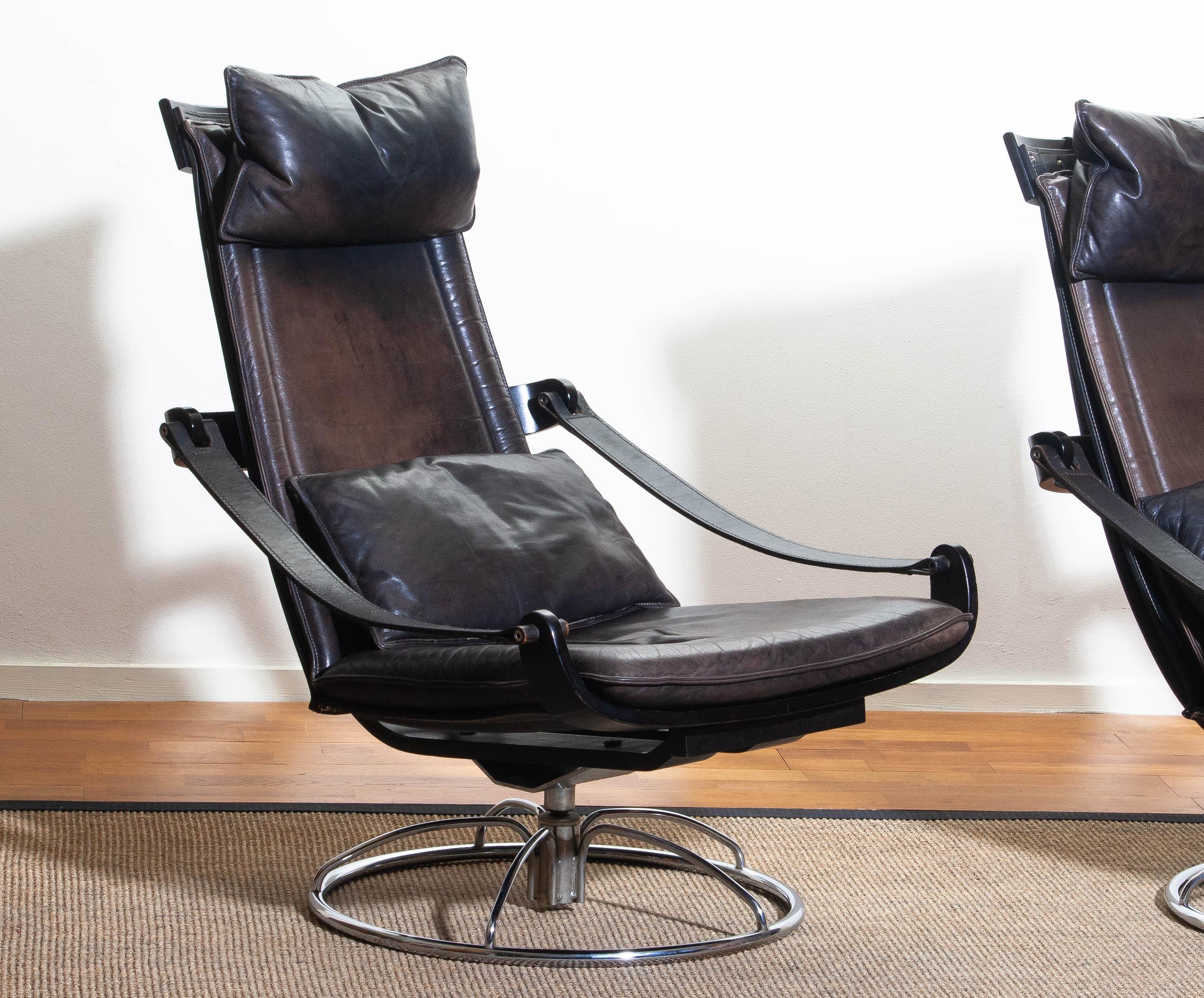 Swedish 1970s, Pair of Artistic Leather Swivel Chairs by Ake Fribytter for Nelo, Sweden