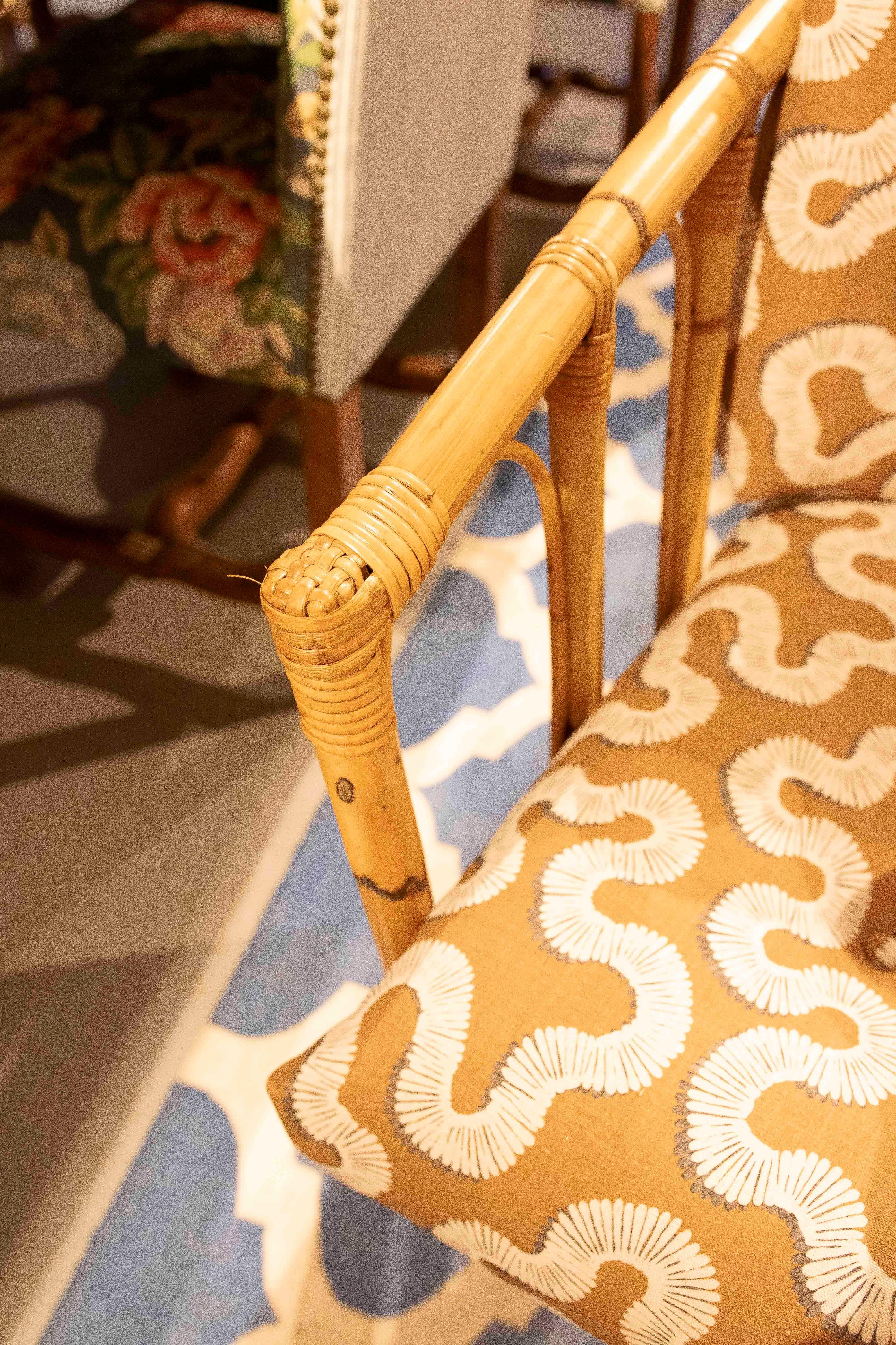 Pareja de sillones de bambú de los años 70 con tapicería estampada vintage Bambú en venta