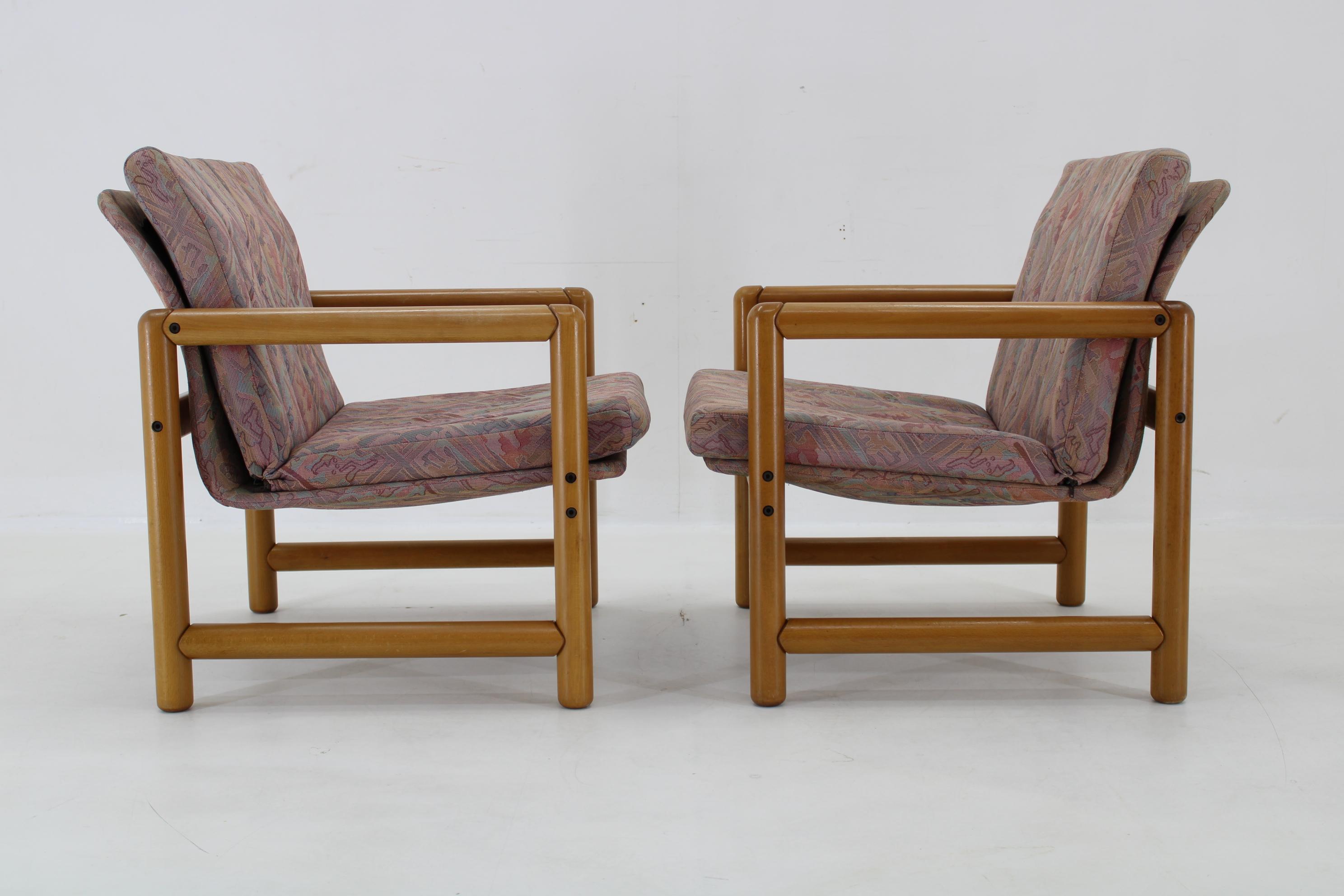 1970 Paire de fauteuils et table basse en Beeche  par TON, Tchécoslovaque en vente 4