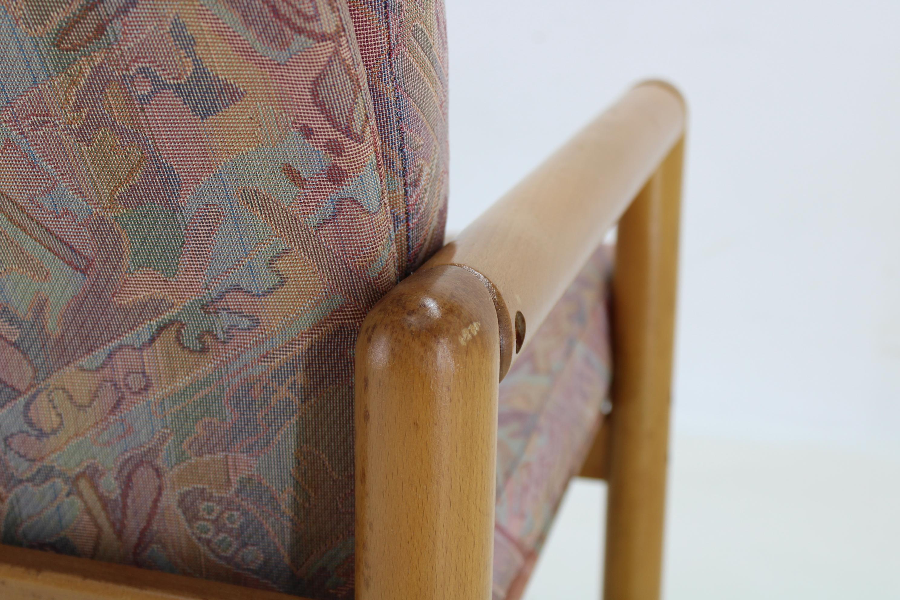 1970 Paire de fauteuils et table basse en Beeche  par TON, Tchécoslovaque en vente 7