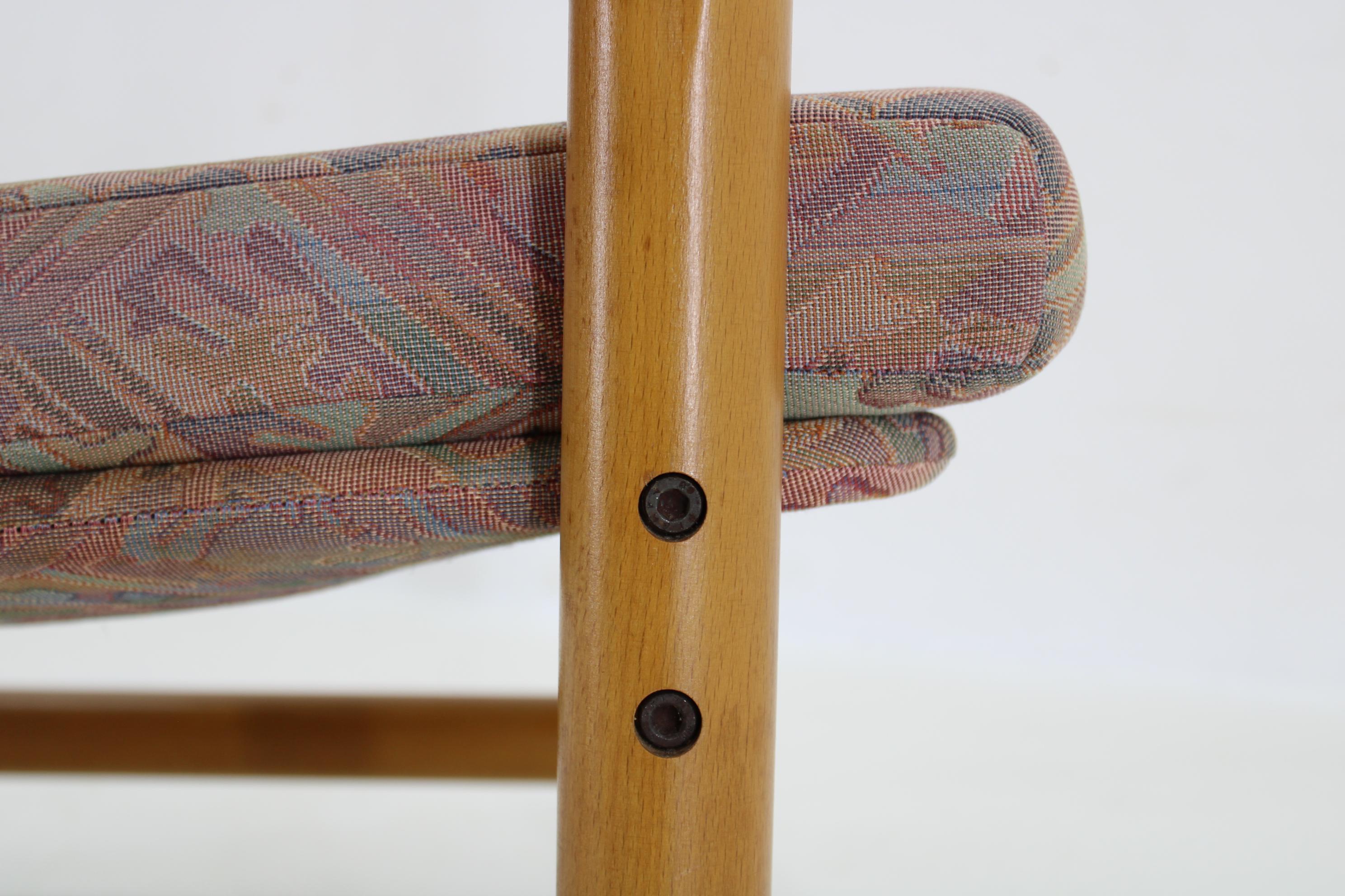 1970 Paire de fauteuils et table basse en Beeche  par TON, Tchécoslovaque en vente 8