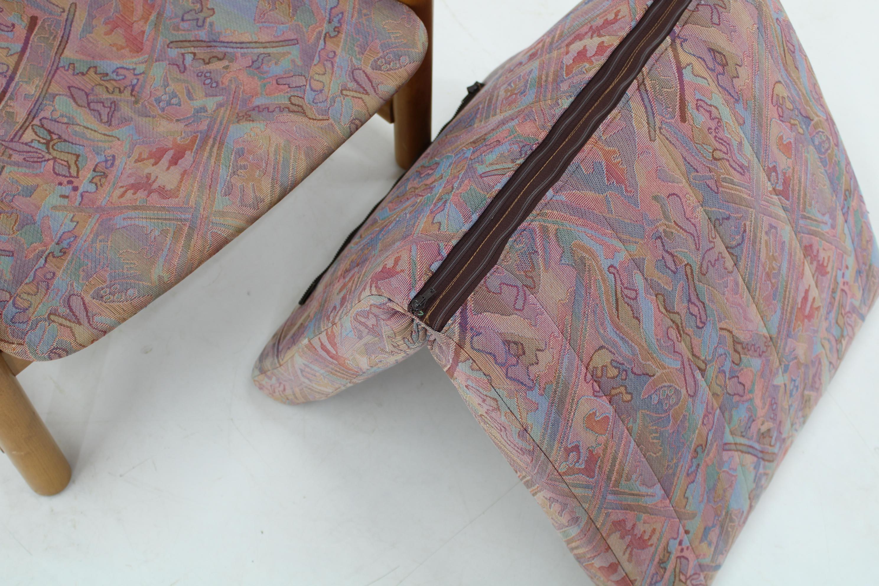1970 Paire de fauteuils et table basse en Beeche  par TON, Tchécoslovaque en vente 12