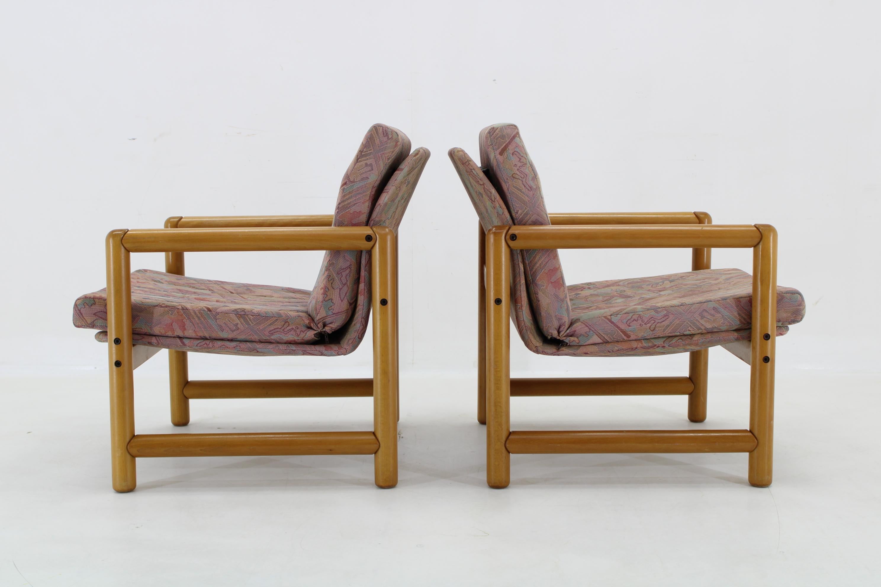Tchèque 1970 Paire de fauteuils et table basse en Beeche  par TON, Tchécoslovaque en vente
