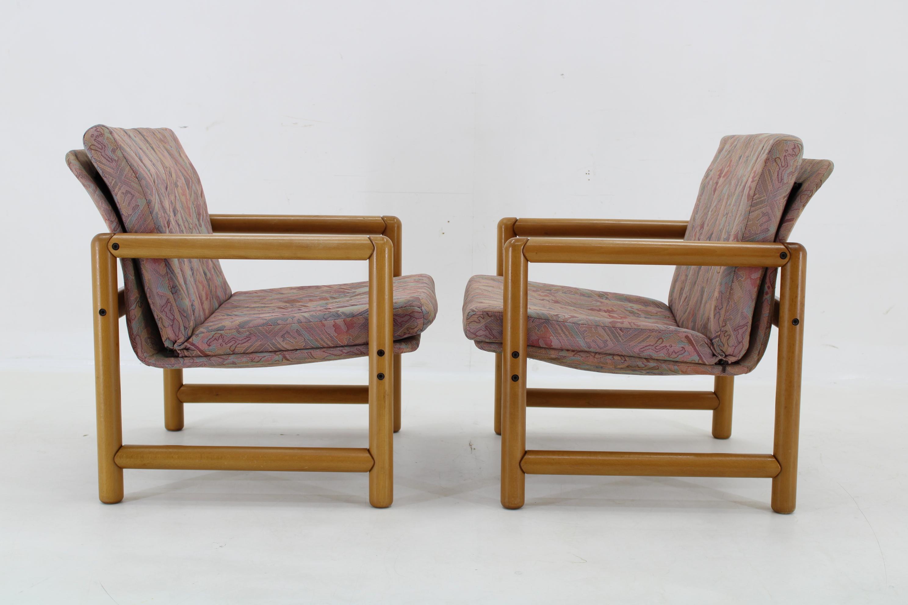 Fin du 20e siècle 1970 Paire de fauteuils et table basse en Beeche  par TON, Tchécoslovaque en vente