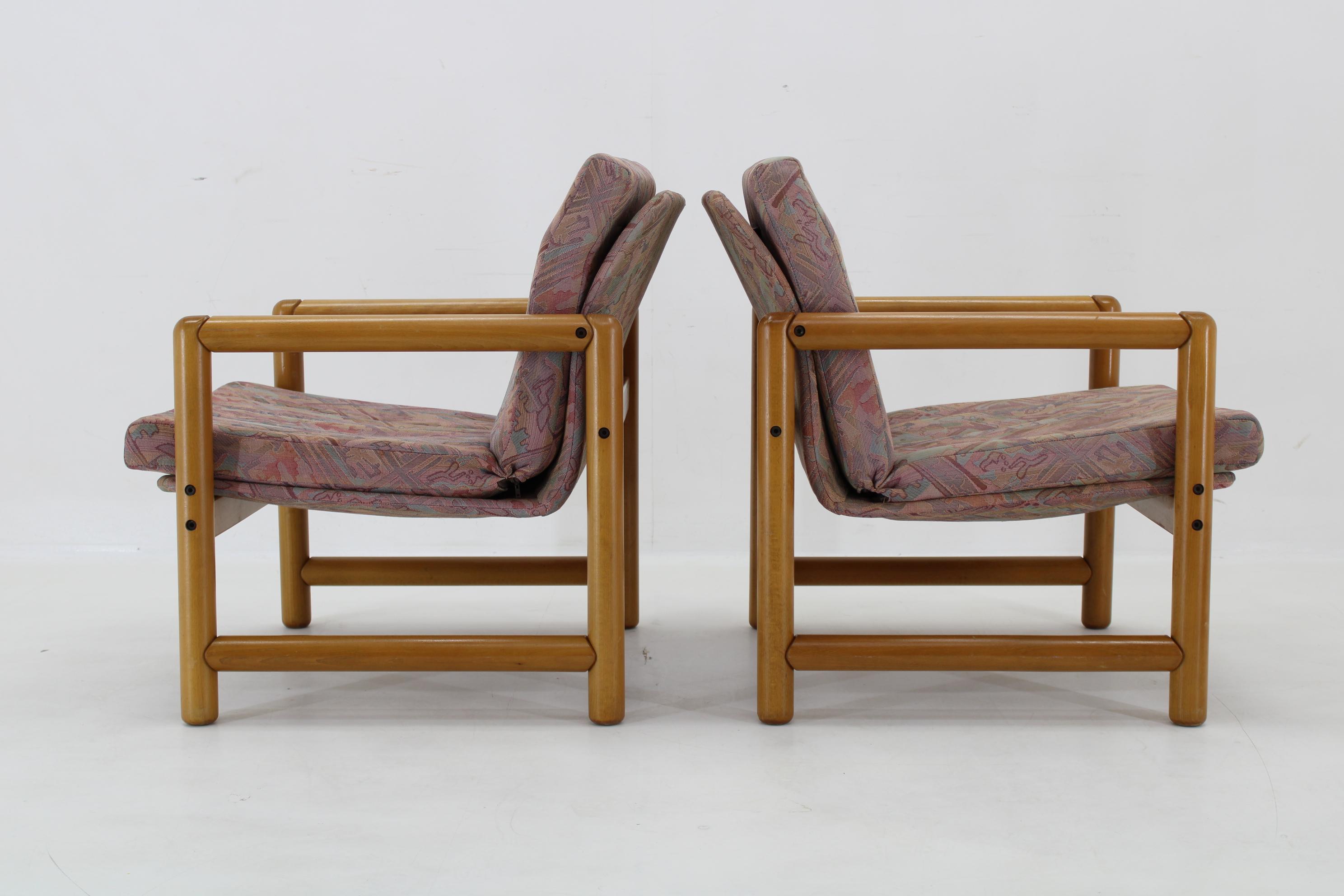 1970 Paire de fauteuils et table basse en Beeche  par TON, Tchécoslovaque en vente 2