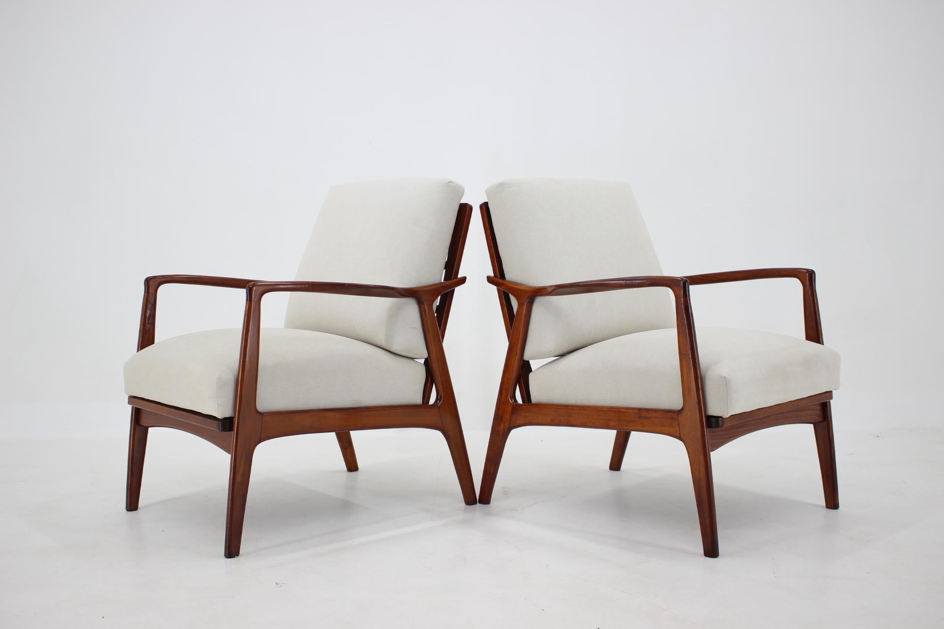 Mid-Century Modern 1970s Pair of Beech Armchairs by Drevotvar, Czechoslovakia