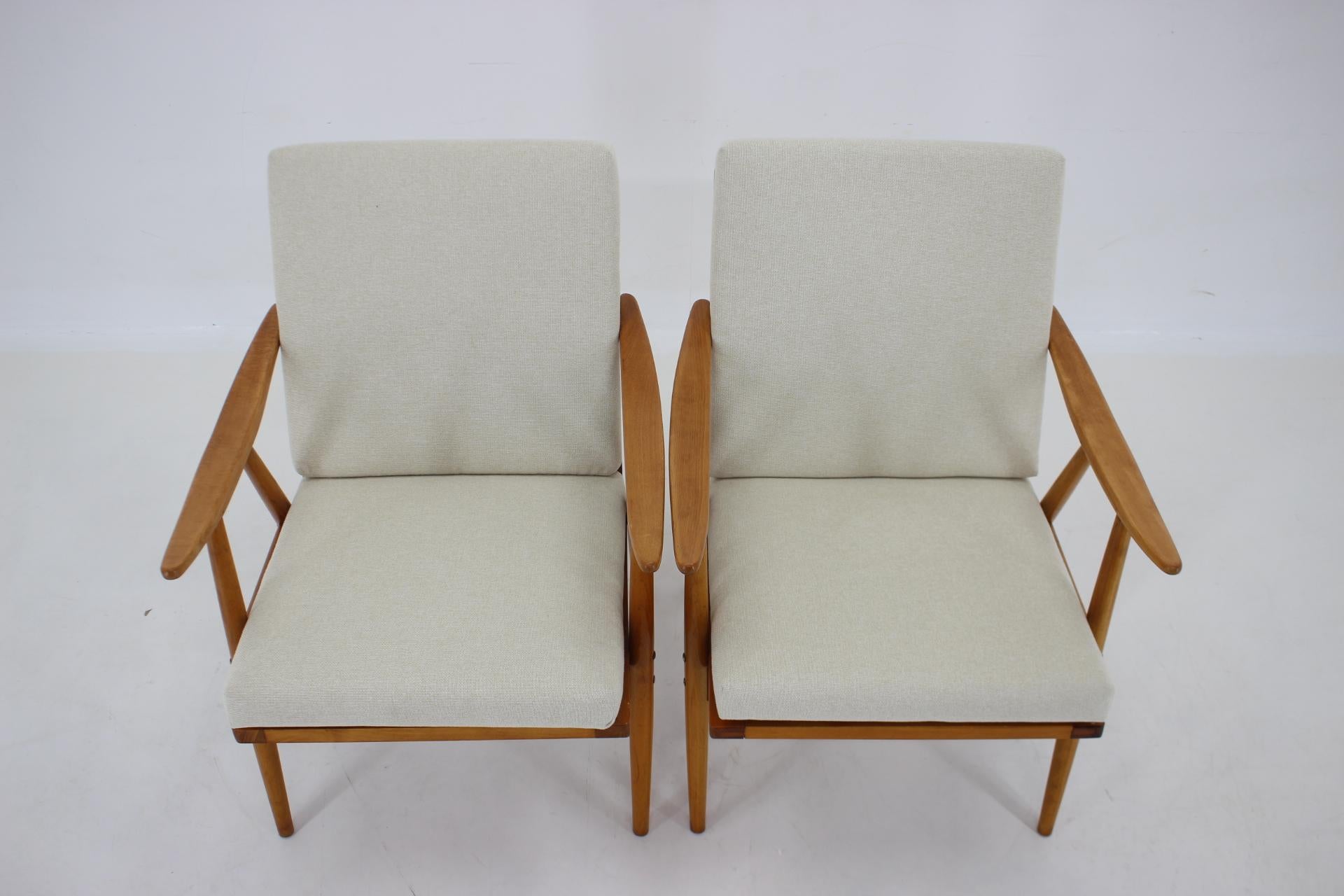 Paar Sessel aus Buchenholz, Tschechoslowakei, 1970er Jahre (Moderne der Mitte des Jahrhunderts) im Angebot