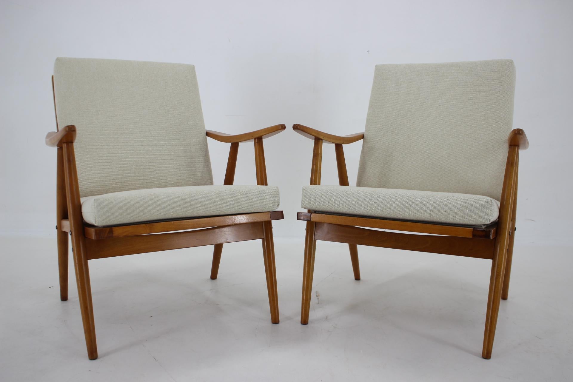 Paar Sessel aus Buchenholz, Tschechoslowakei, 1970er Jahre (Tschechisch) im Angebot