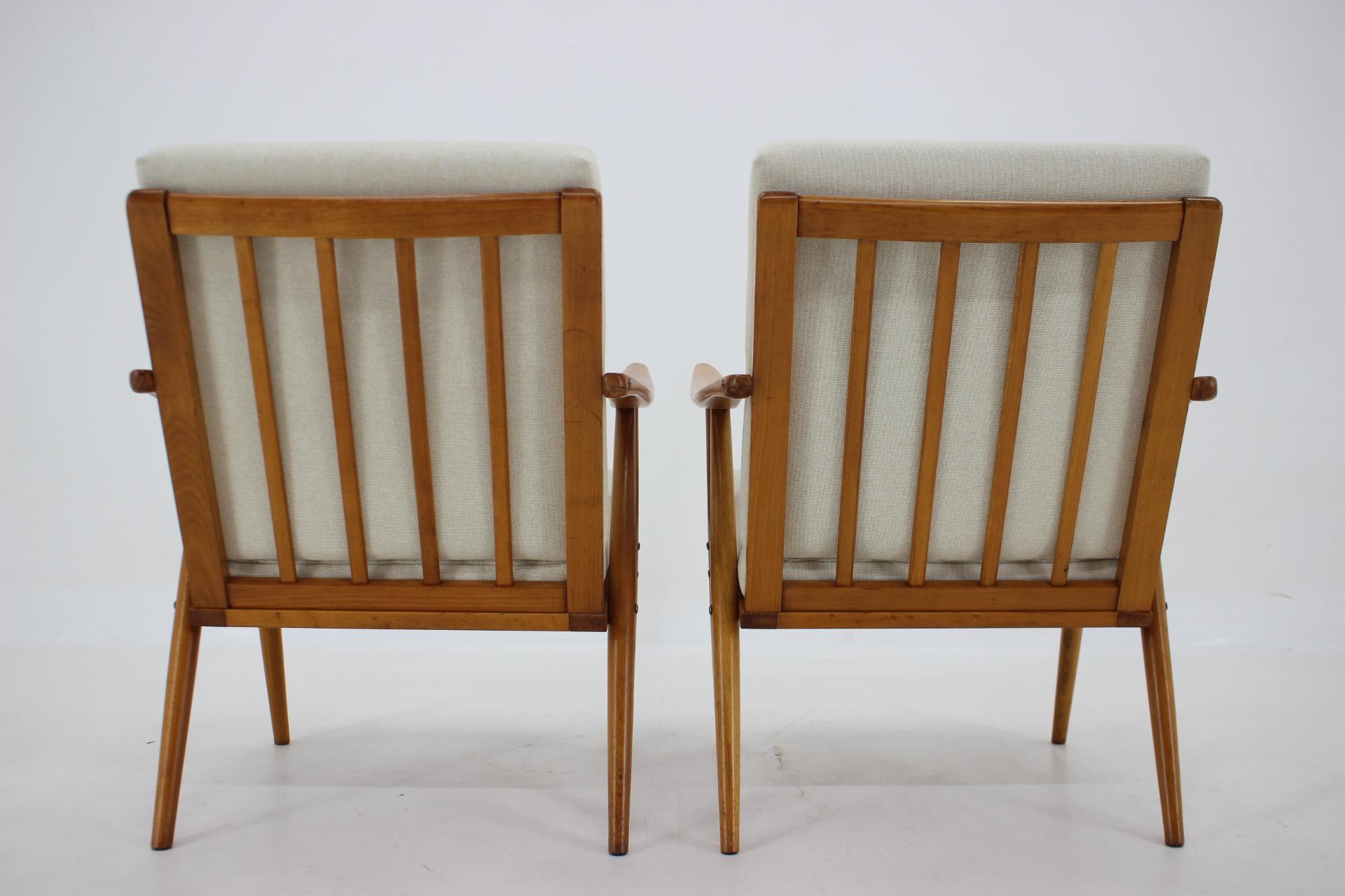 Paar Sessel aus Buchenholz, Tschechoslowakei, 1970er Jahre (Stoff) im Angebot