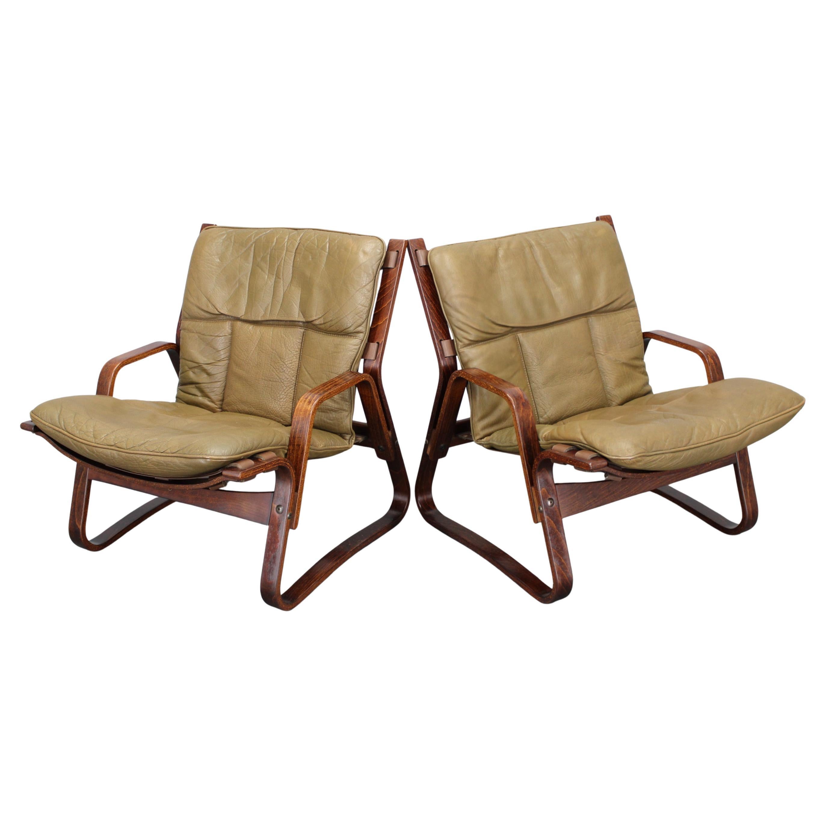 1970s Pair of Bentwood & Buffalo Leather Lounge Chairs by Giske Carlsen for Klep
